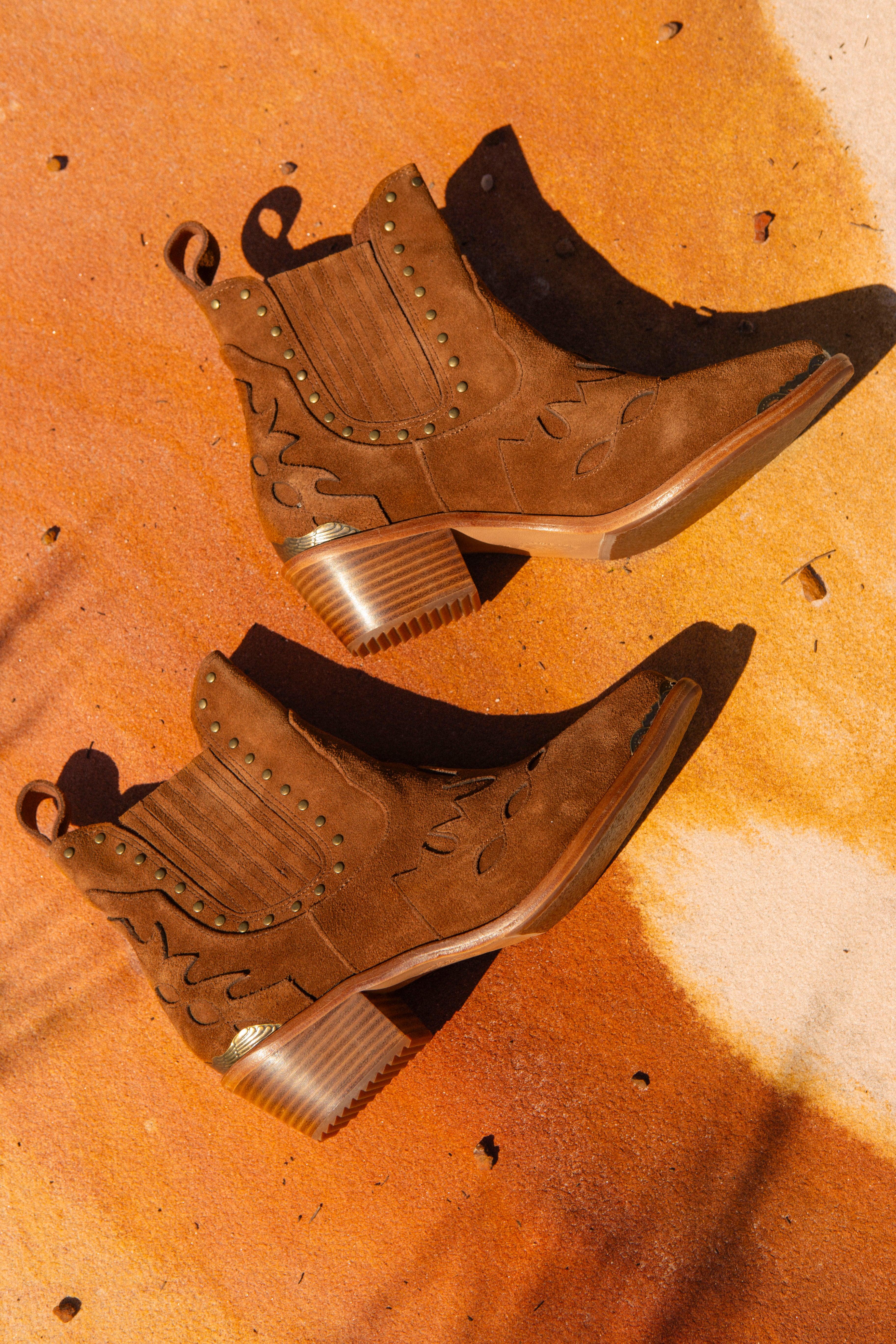 Traveller Boots - Tan Suede