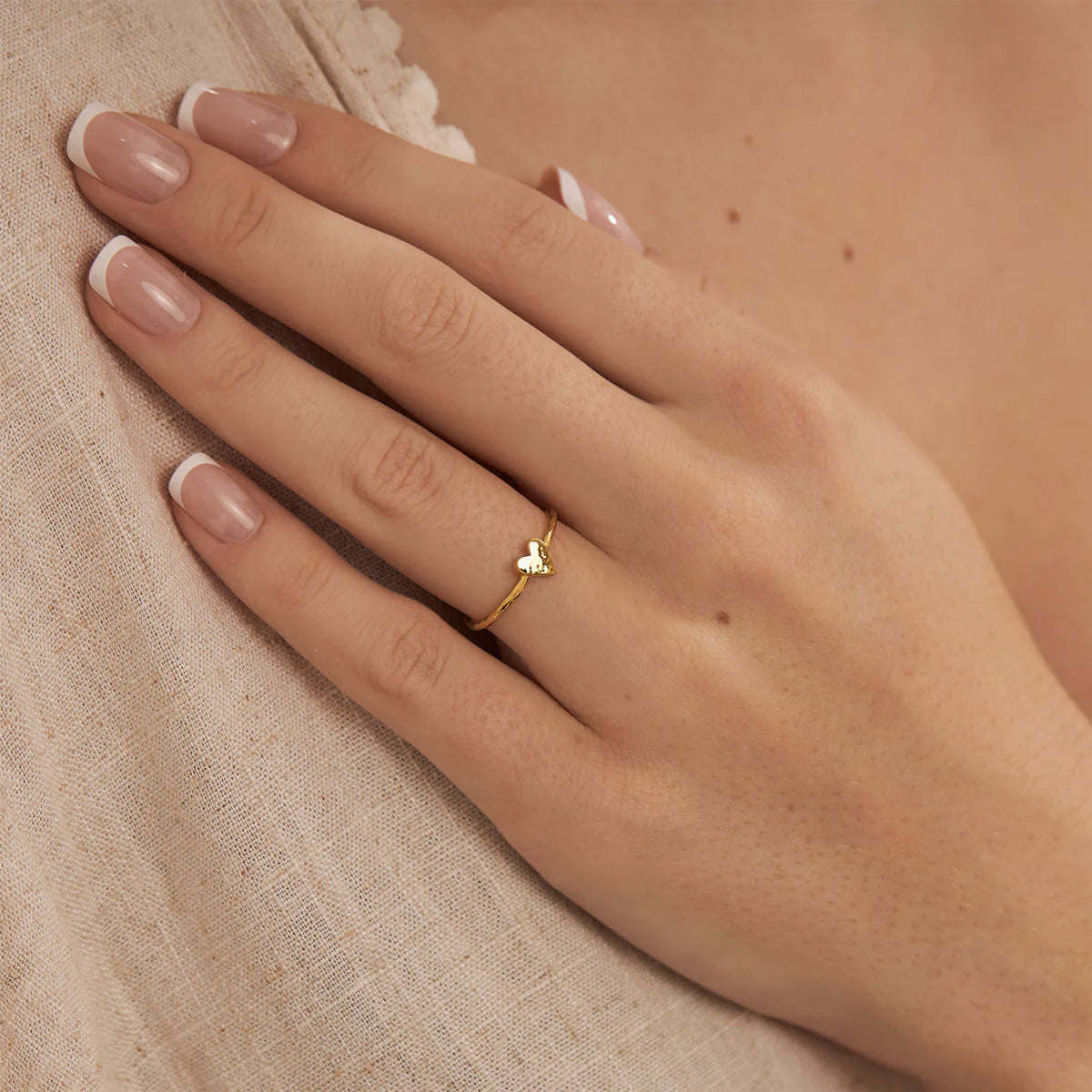 R033G - Aphrodite Heart Ring Gold