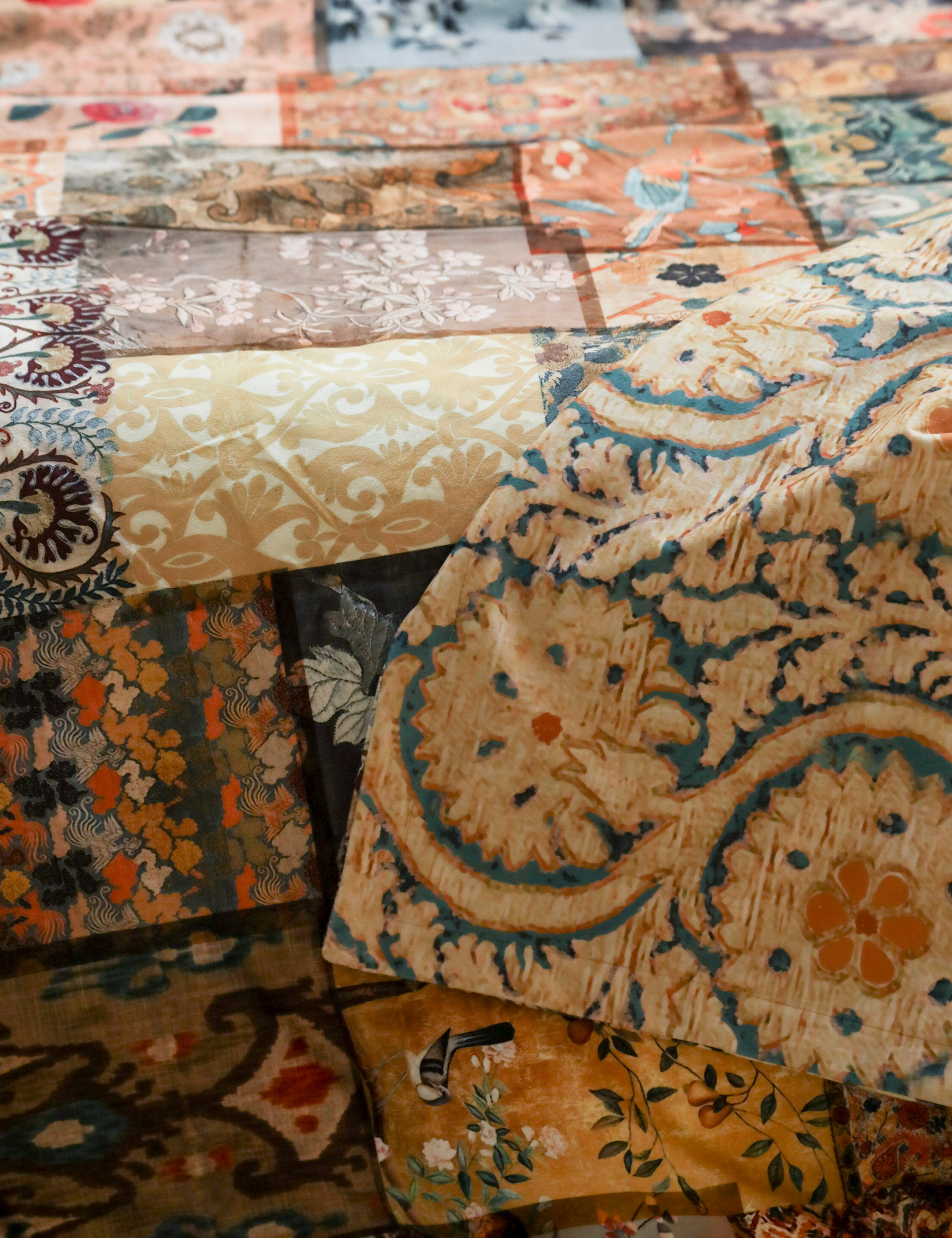 Velvet Throw - Faded Grandeur