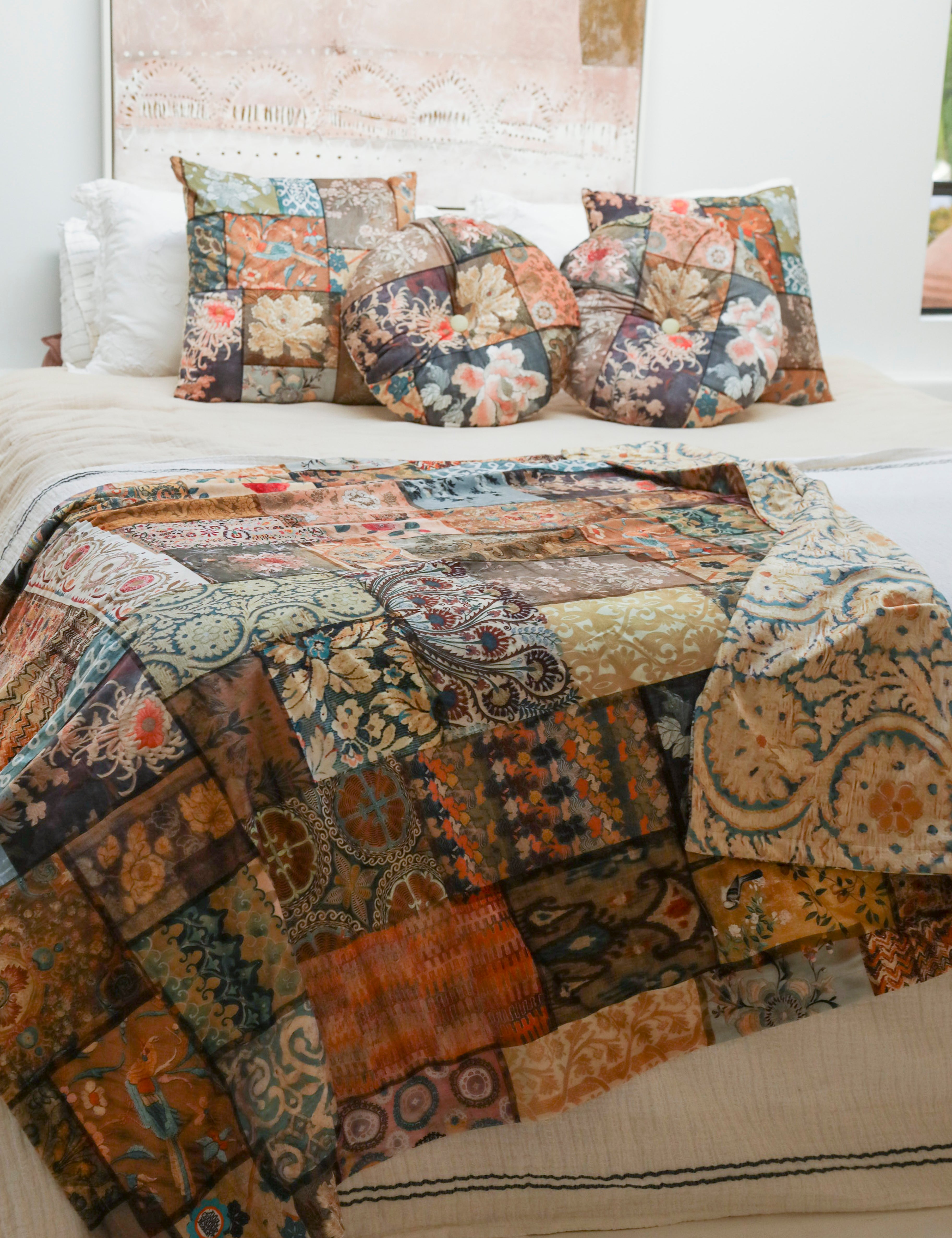Velvet Throw - Faded Grandeur