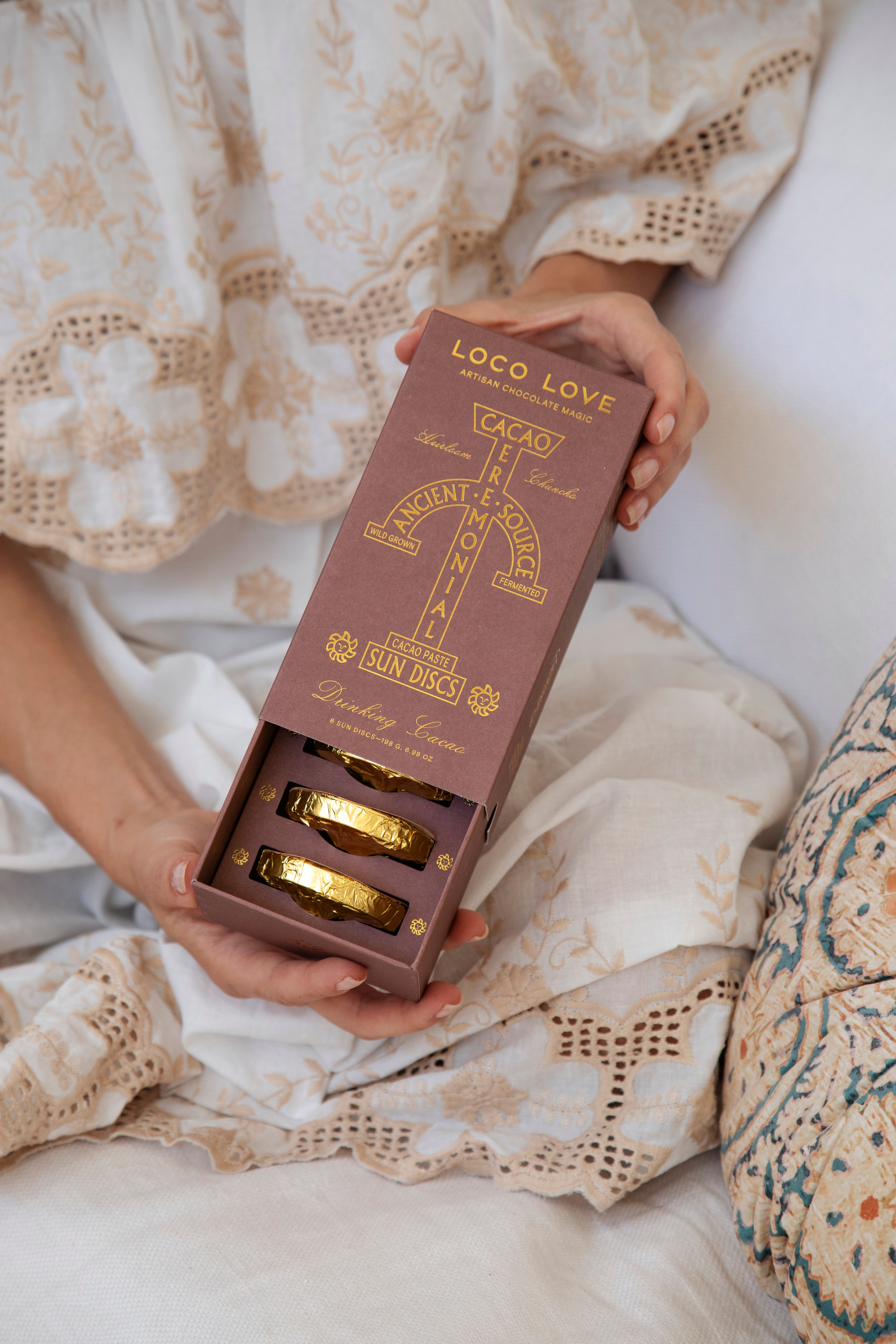 Chuncho Drinking Cacao