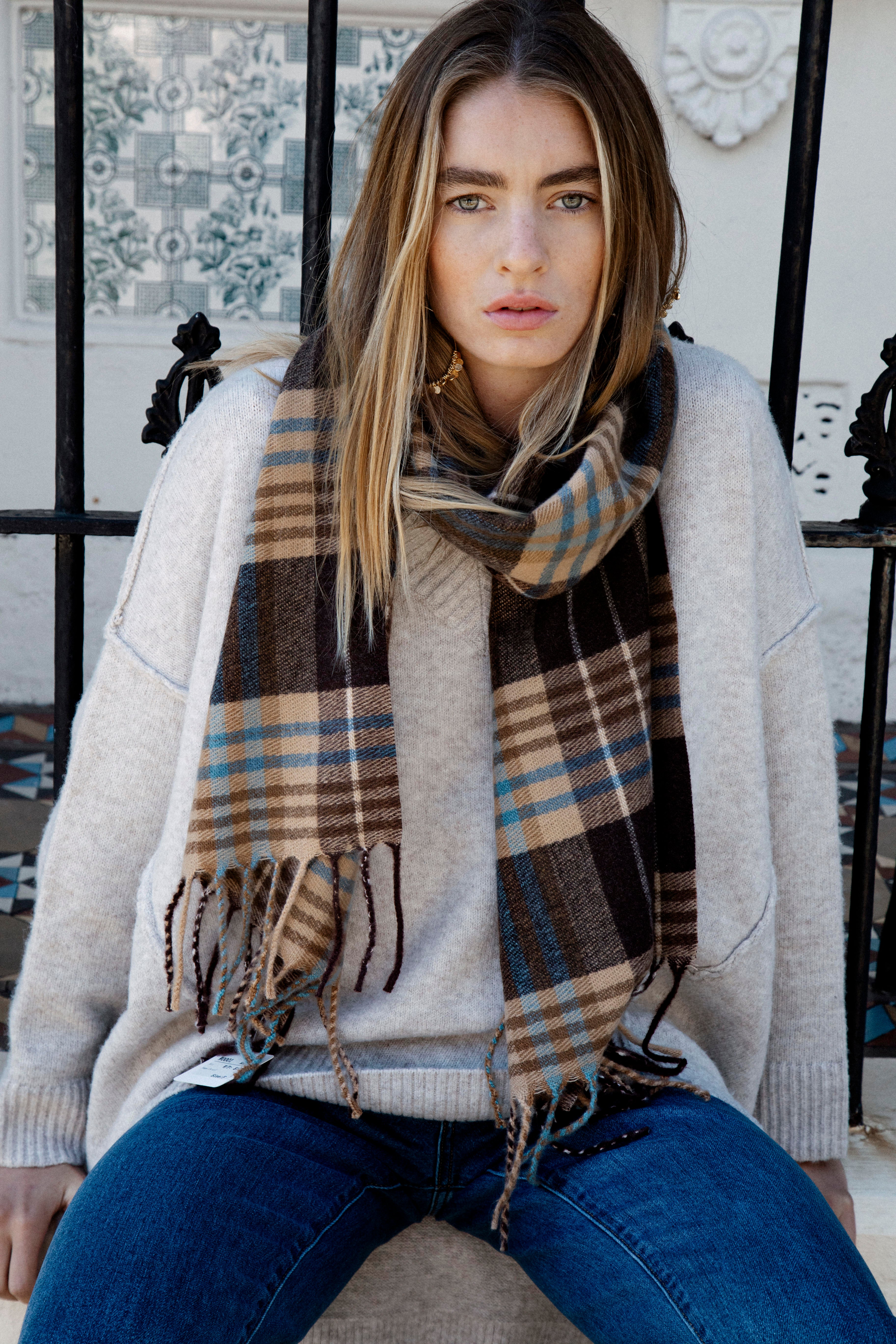 Fleur Snuggle Scarf - Choc Check