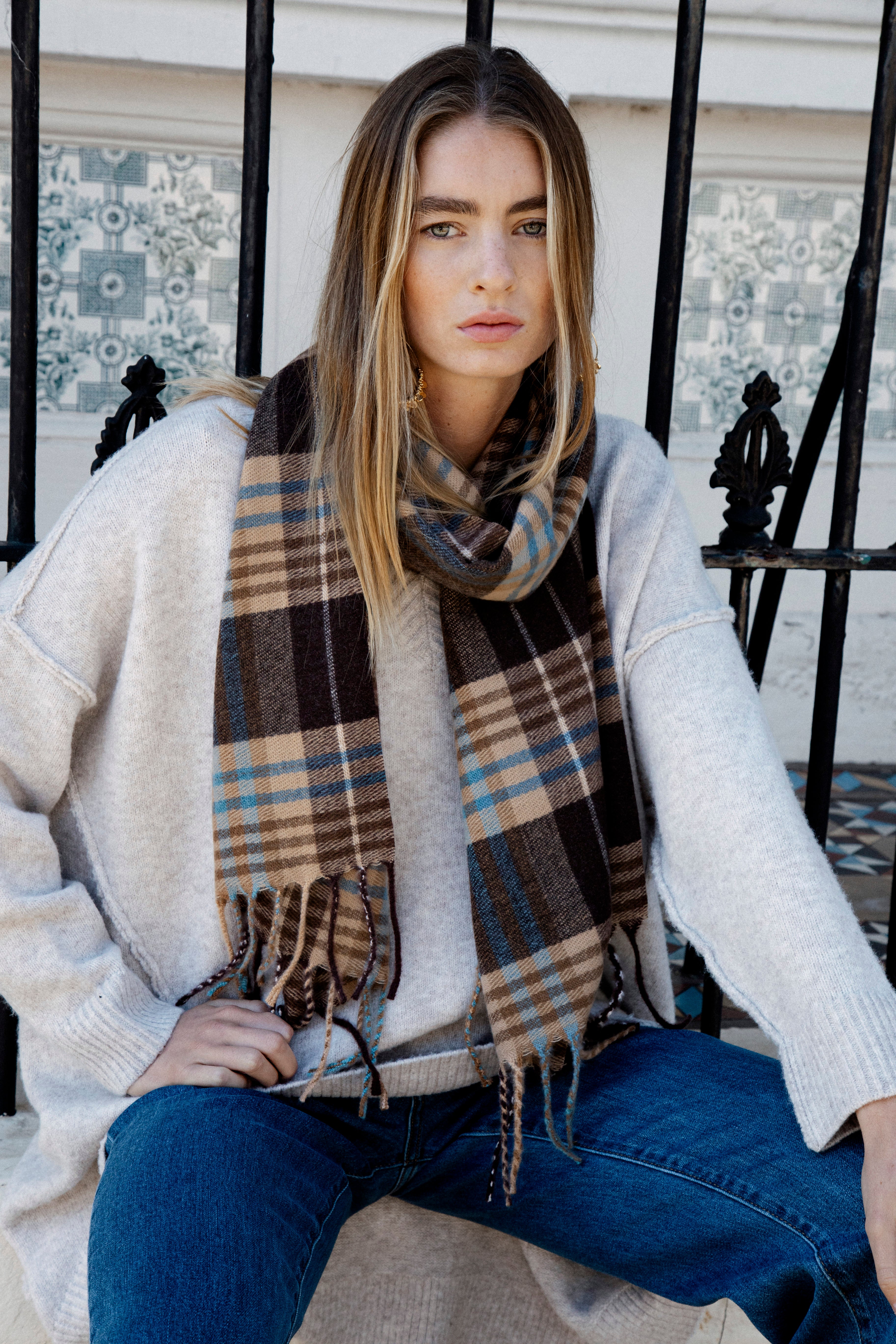 Fleur Snuggle Scarf - Choc Check