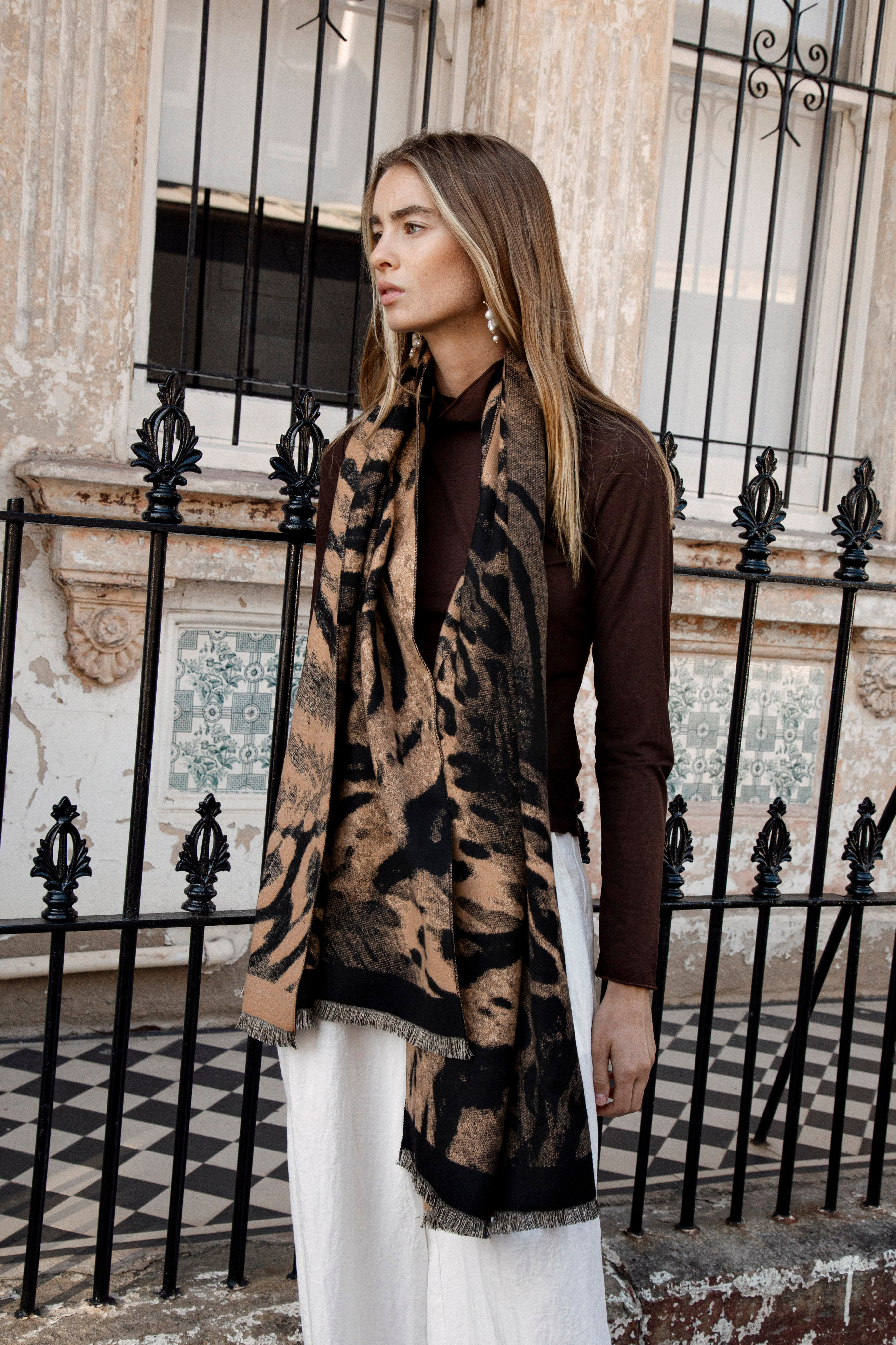 Fleur Snuggle Scarf - Leopard