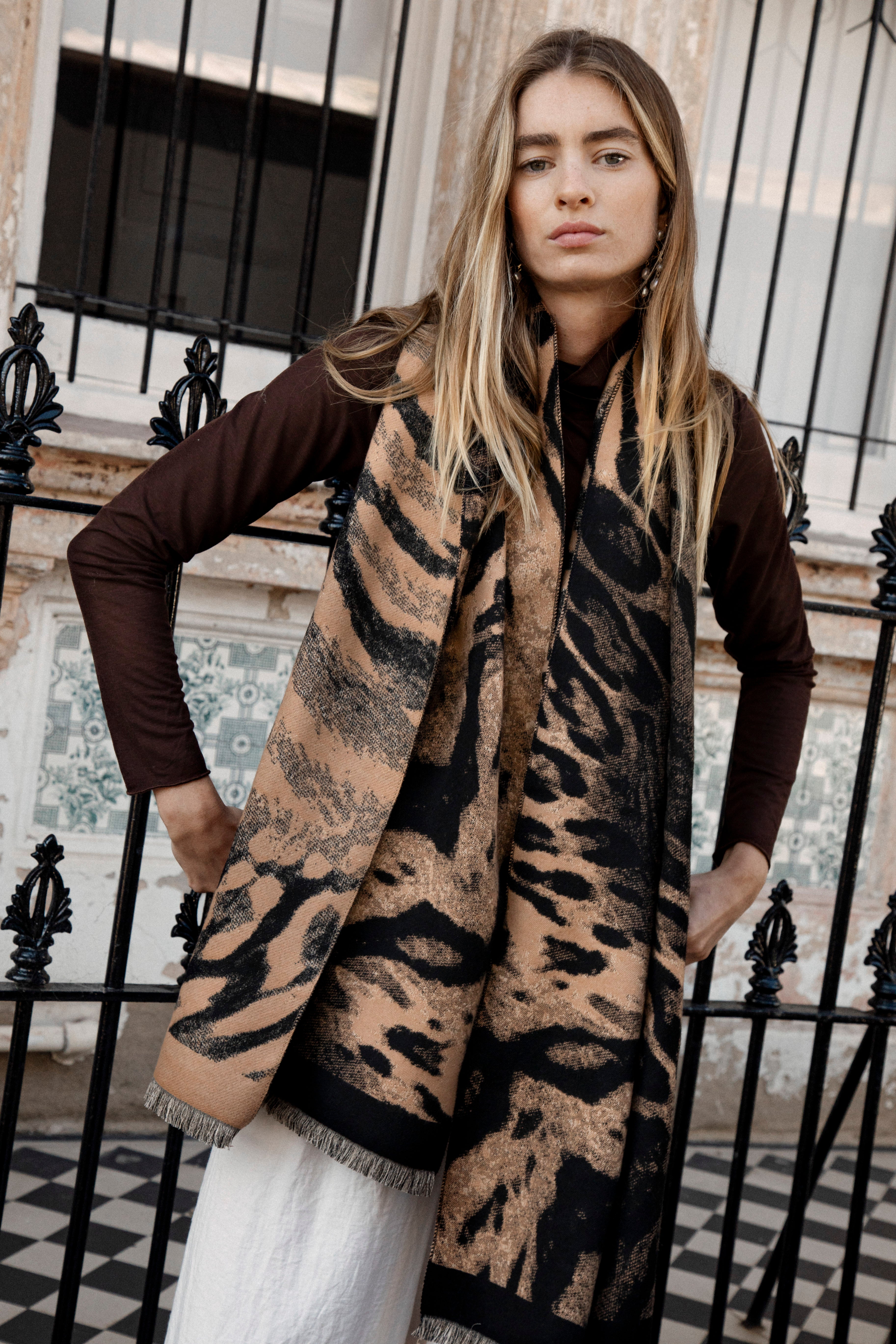 Fleur Snuggle Scarf - Leopard