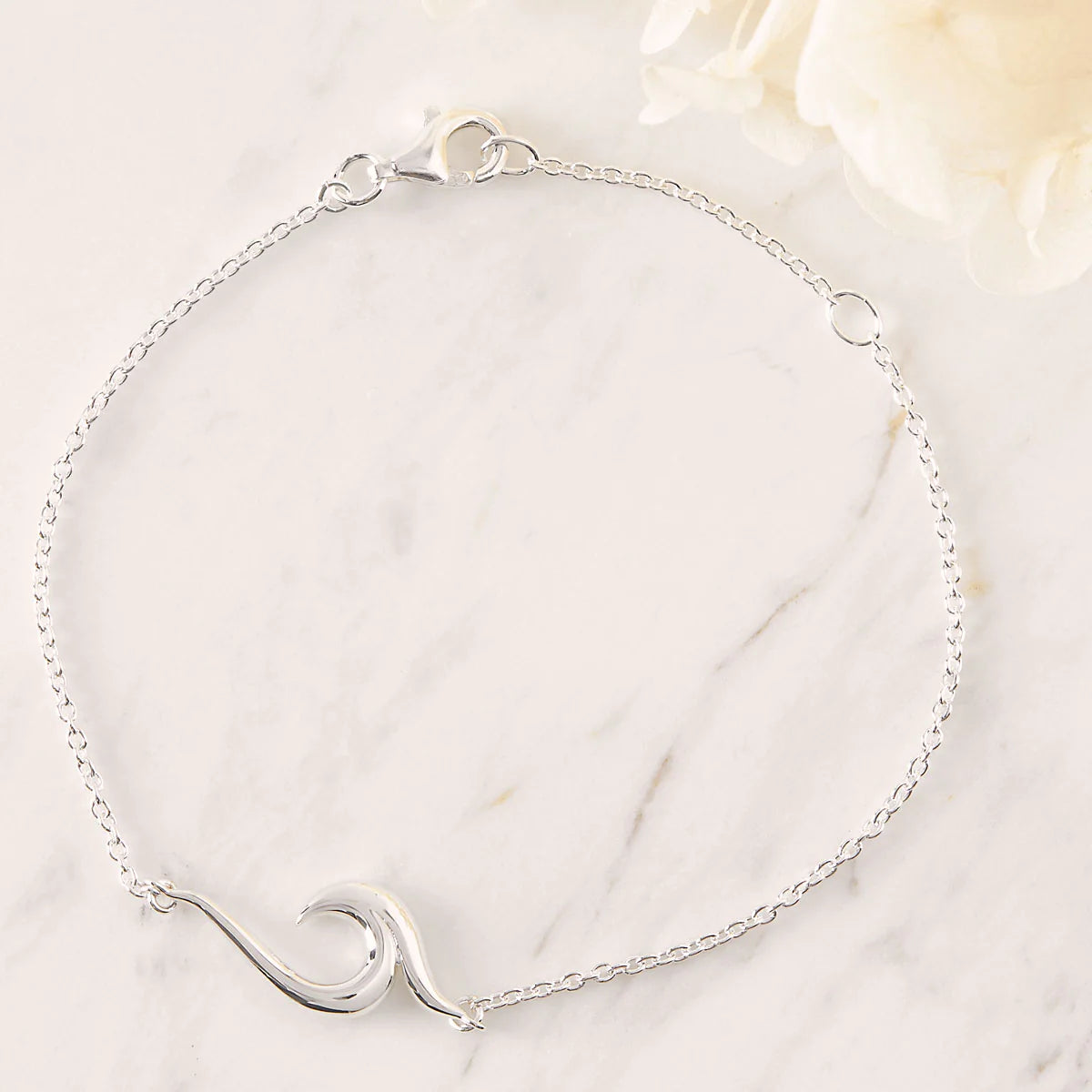 B154 - Wave Bracelet