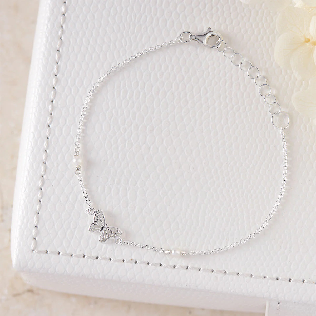 B329 Butterfly Pearl Bracelet