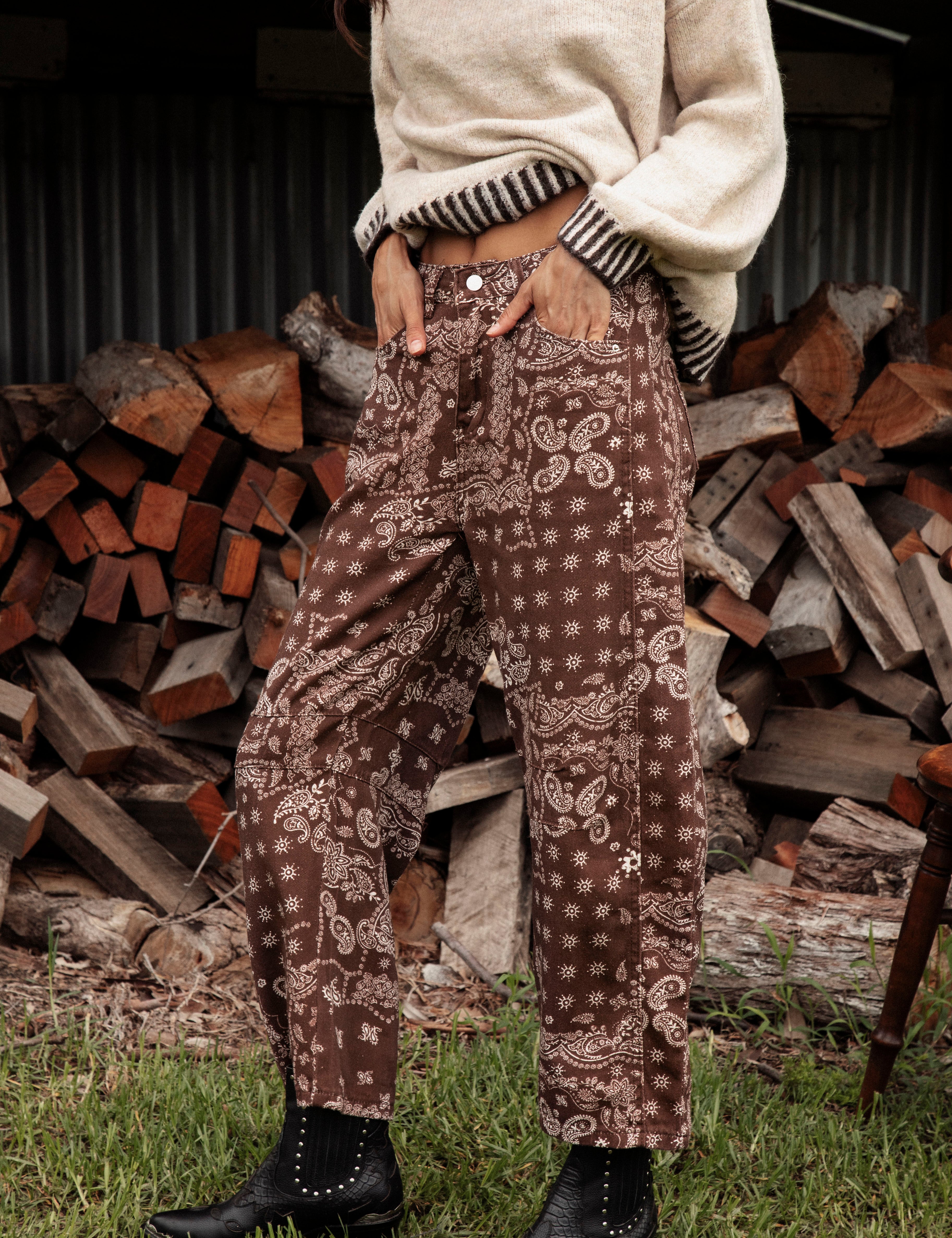 Bandit Barrel Jean showcasing cropped pant style and pockets.