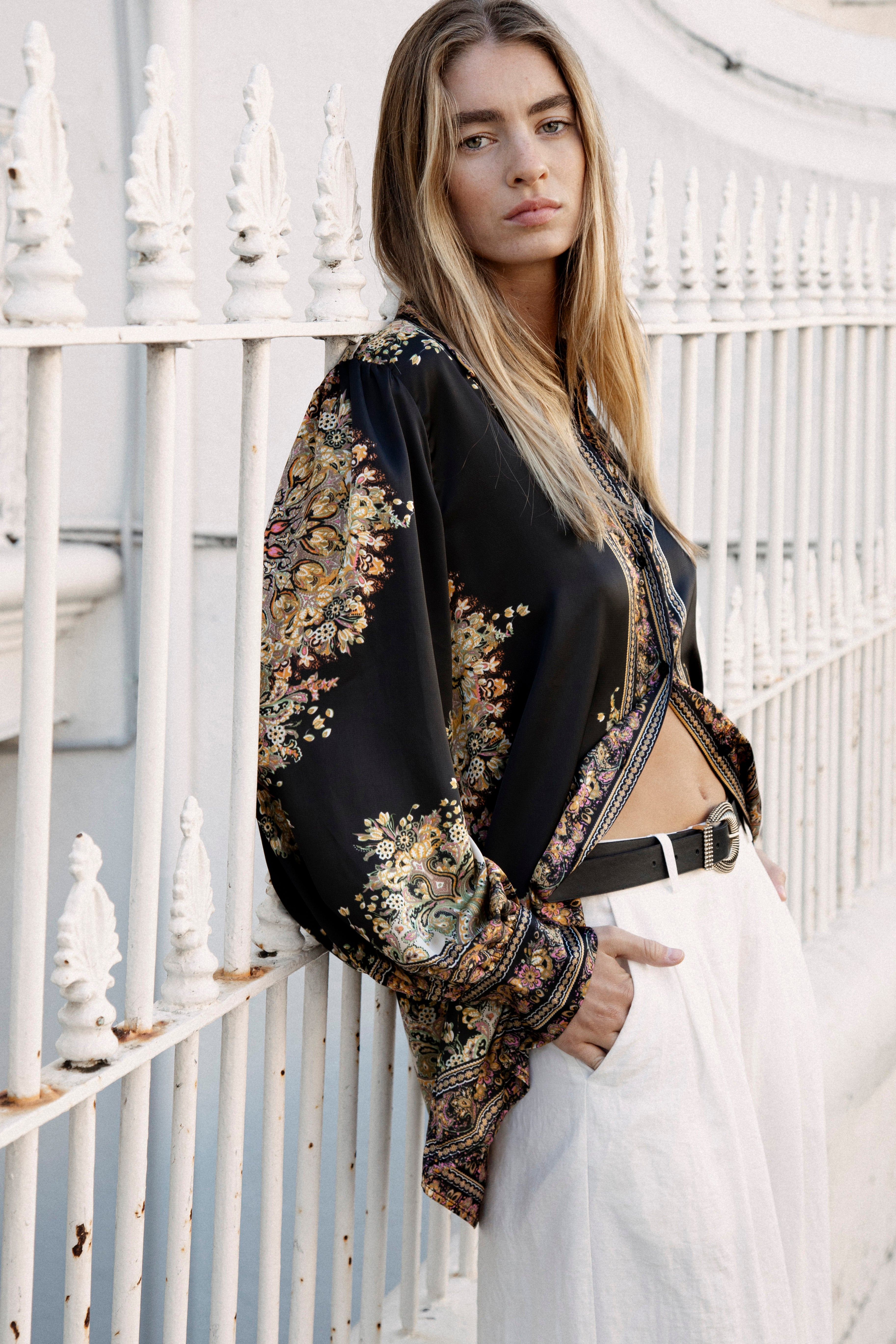 Bisou Shirt - side view showcasing long sleeves and vintage inspired print