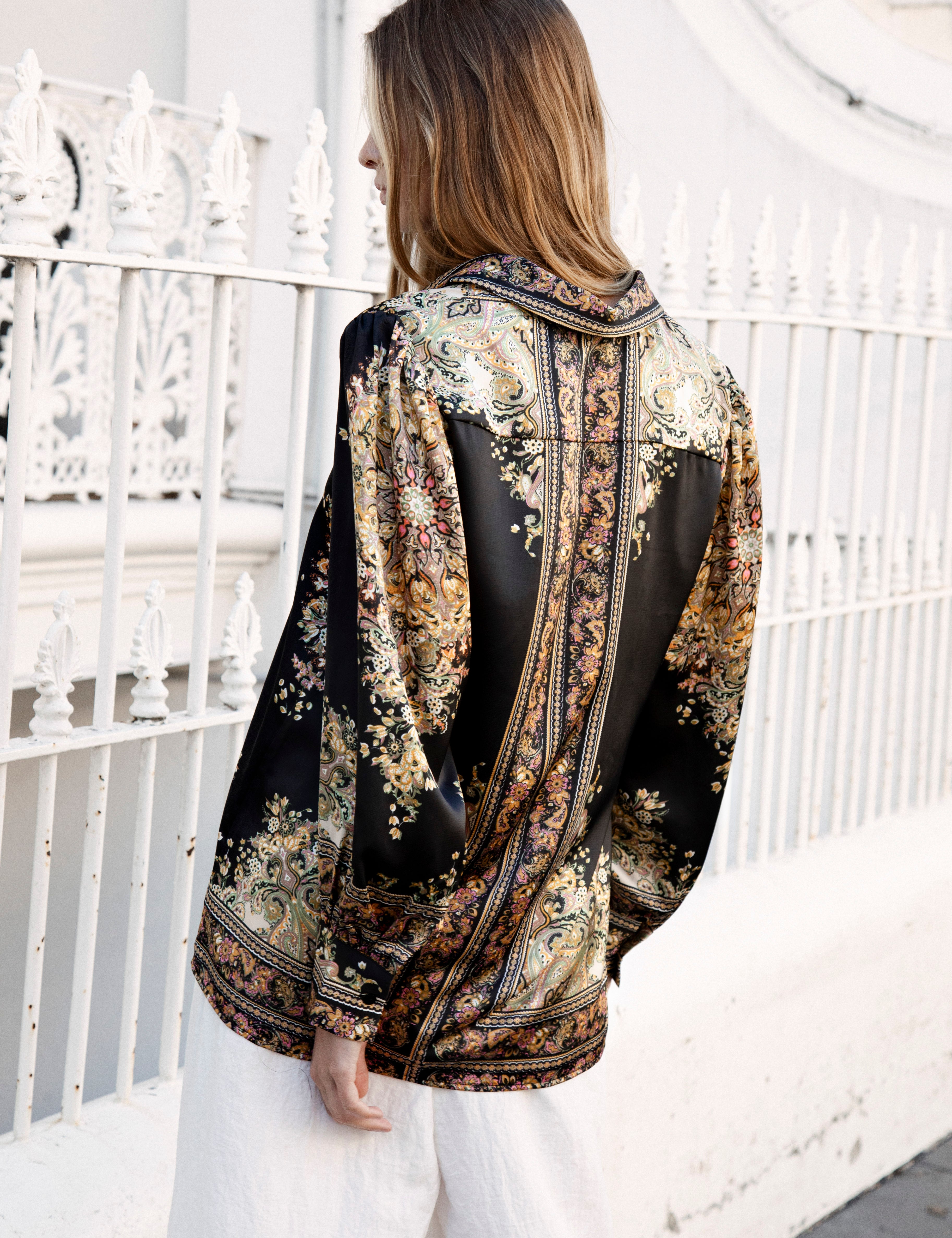 Bisou Shirt - rear view showcasing vintage inspired panelled print