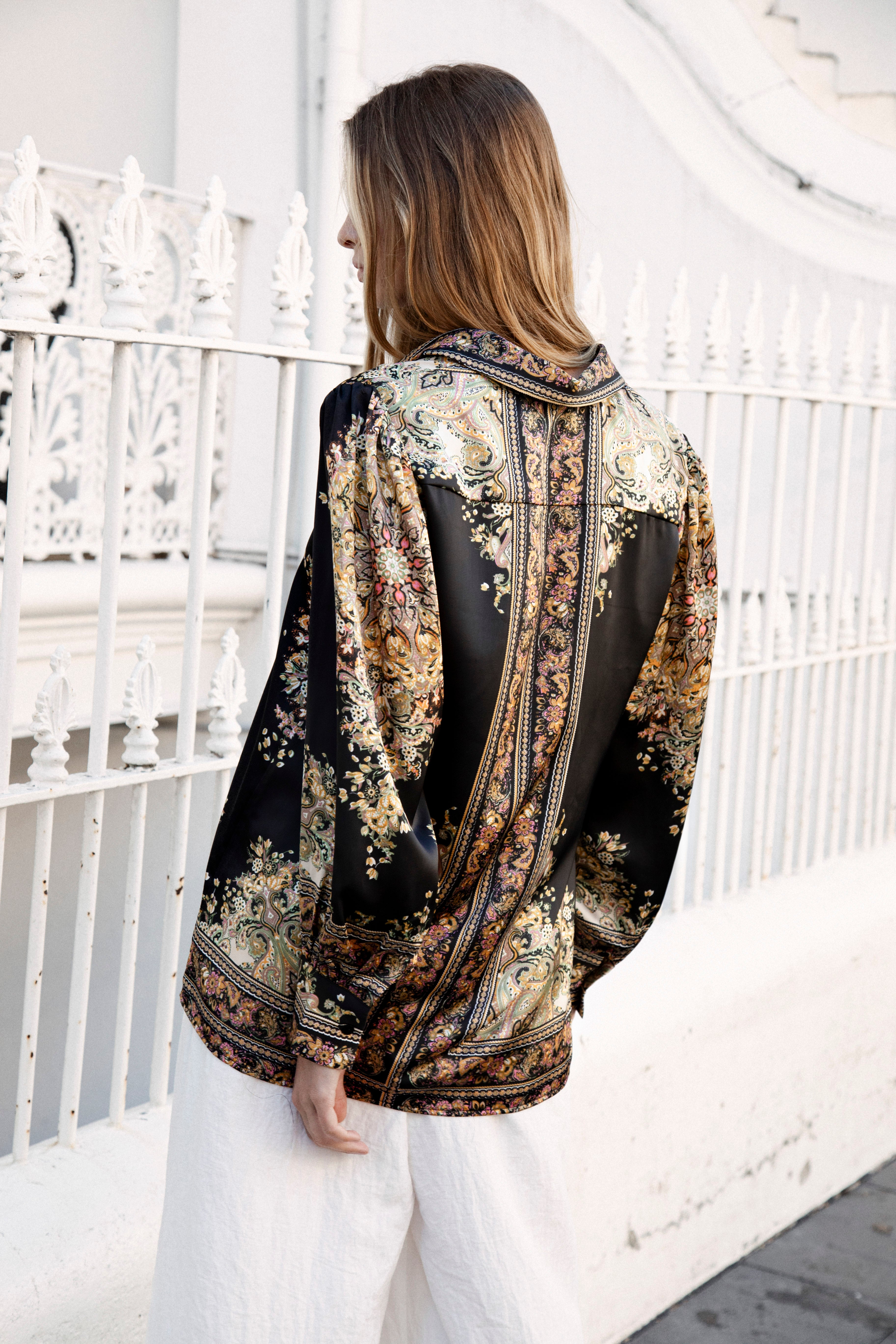 Bisou Shirt - rear view showcasing vintage inspired panelled print