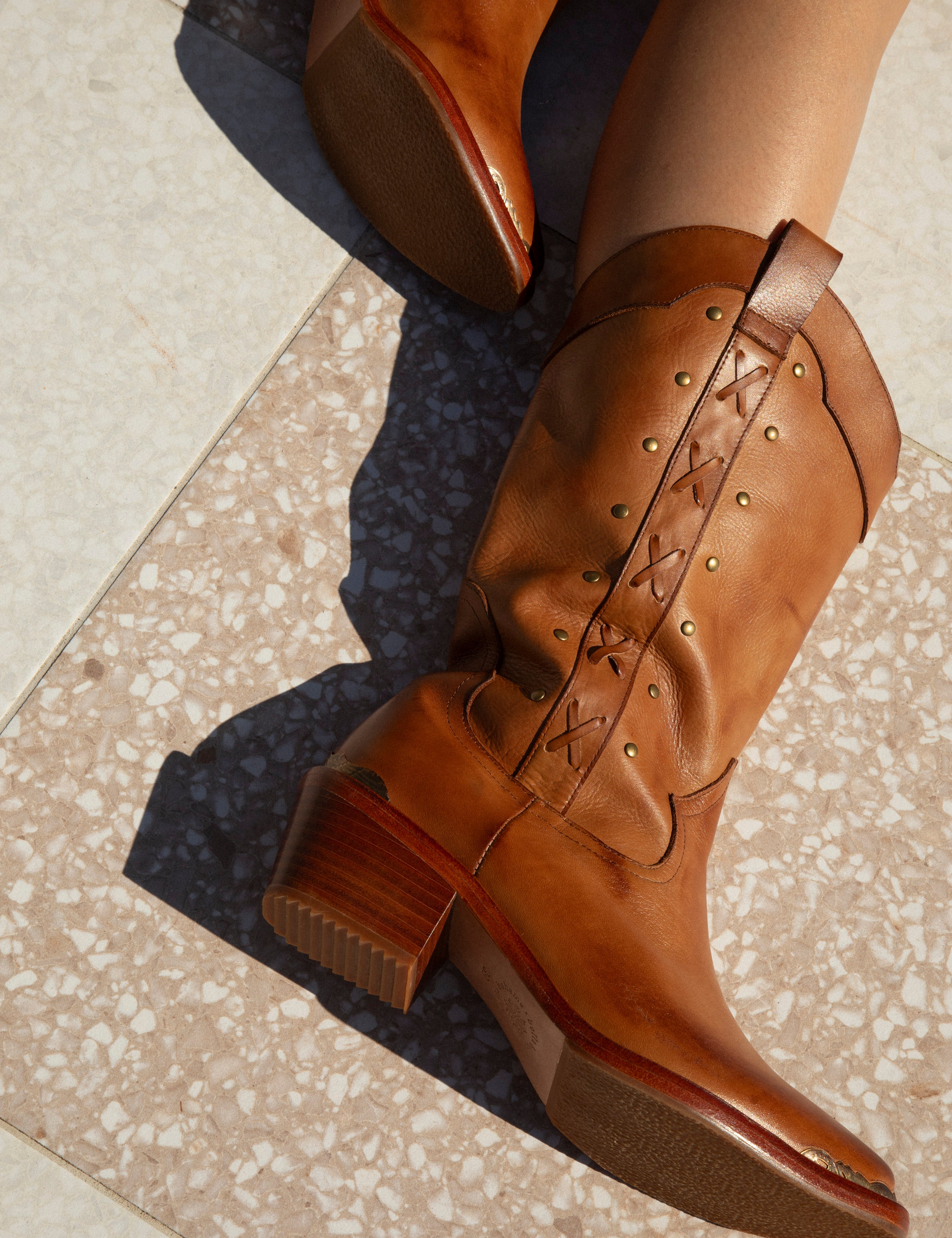Drifter Boots - soft oiled leather in vintage tan colour. Mid-calf boots in cowgirl style.