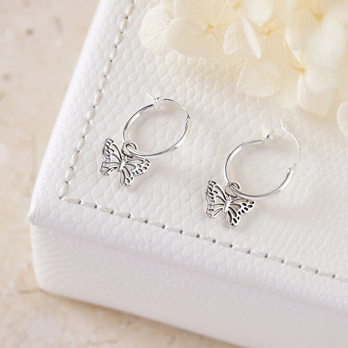 E914 Butterfly Hoops