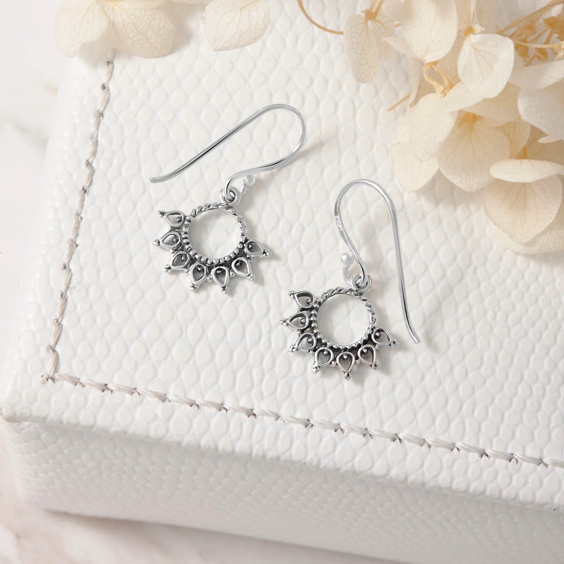 Twist Mehndi Earring