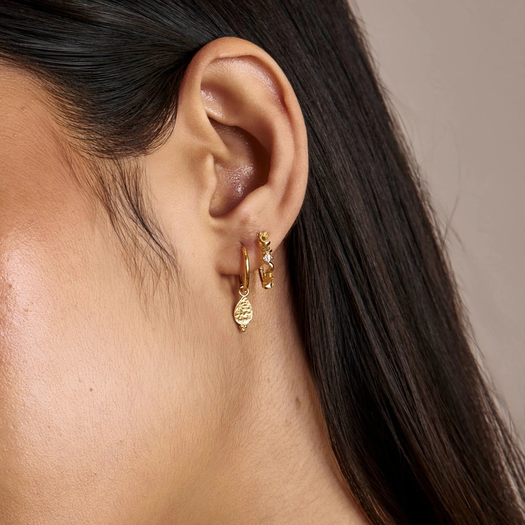 Glisten Textured Huggies Gold