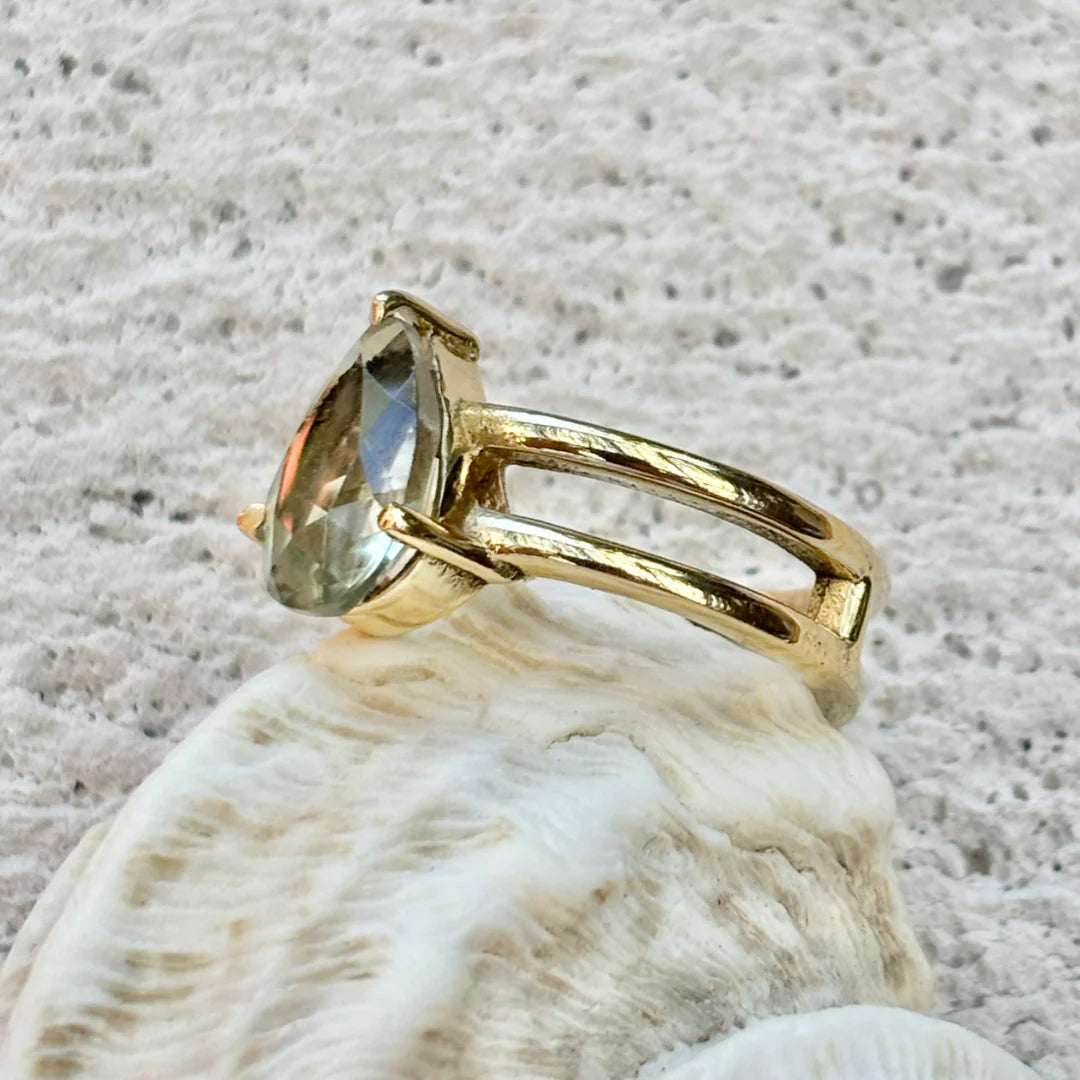Vinaka Brass Ring