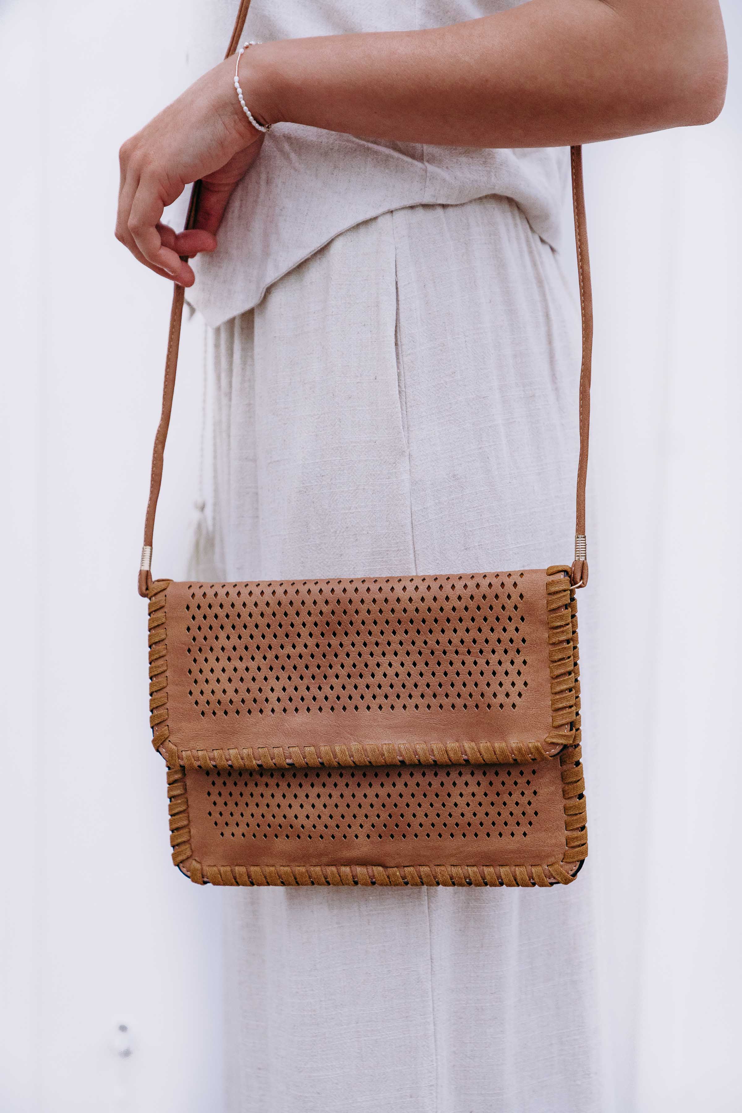 Free Spirit Geo Clutch - Tan