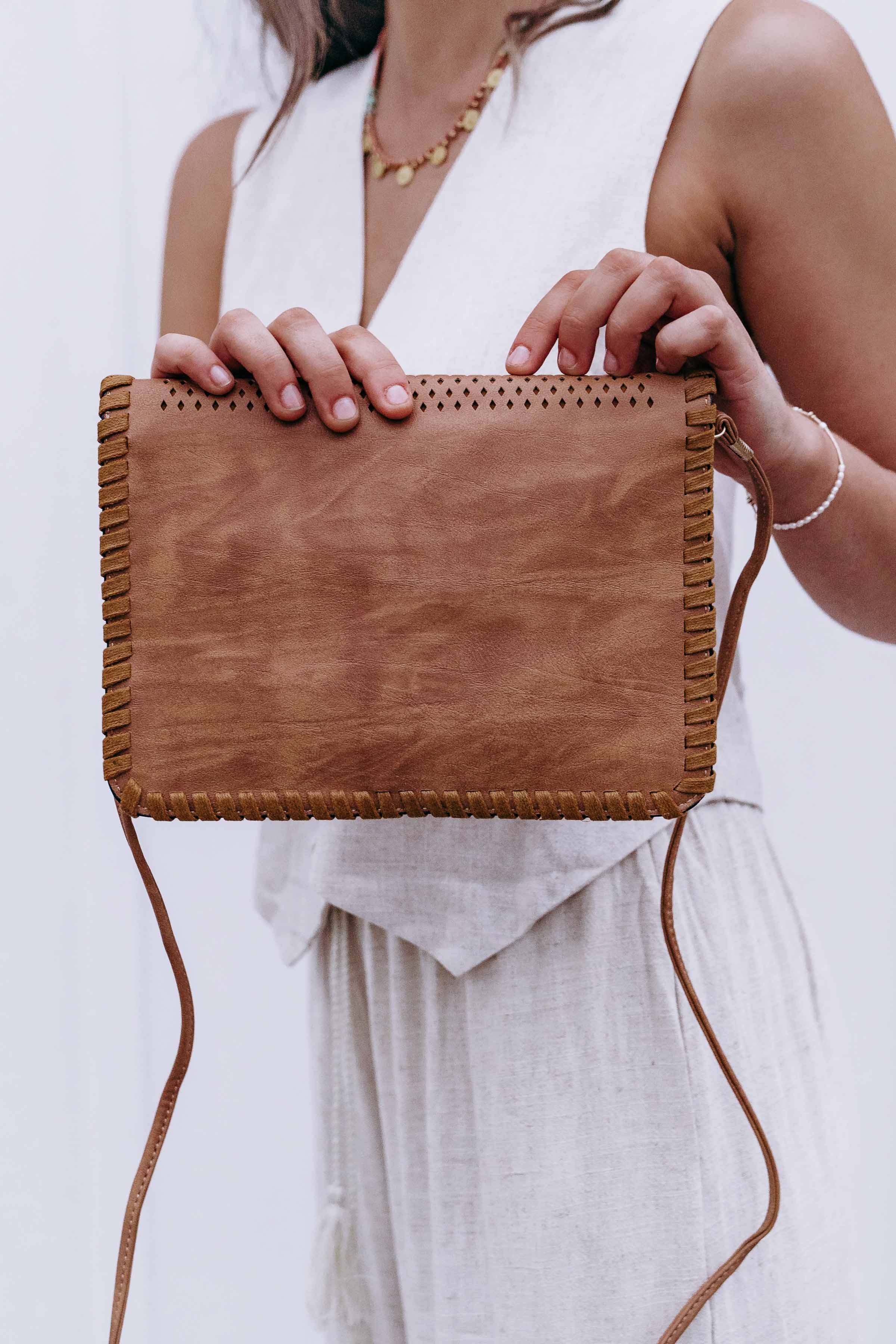 Free Spirit Geo Clutch - Tan