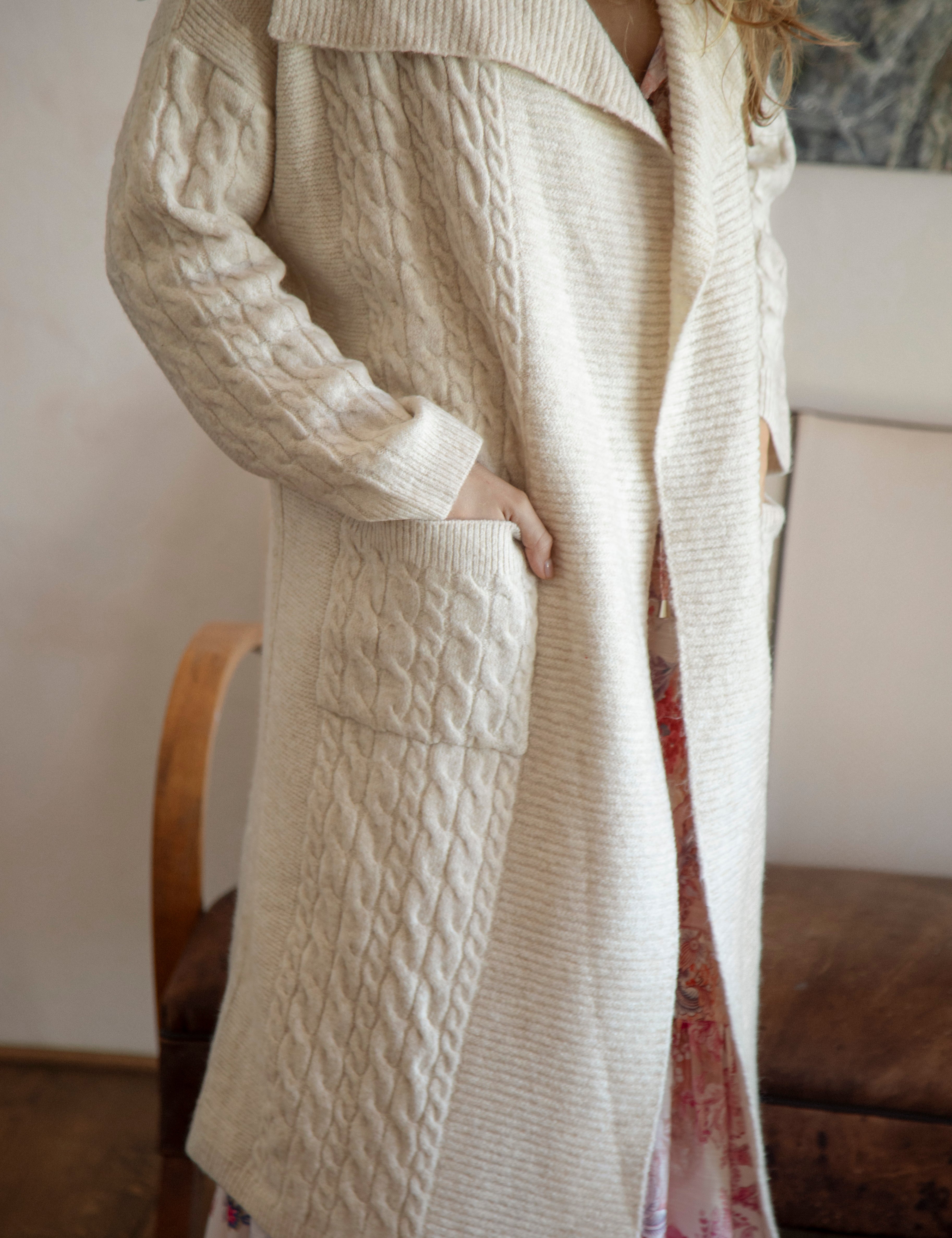 Hunter Slouch Cardi Oat - close view of cable knit and statement pockets