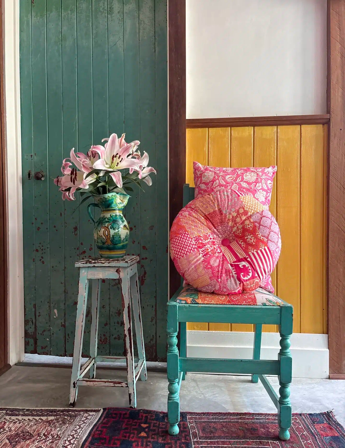 Round Velvet Cushion - Jaipur Pink