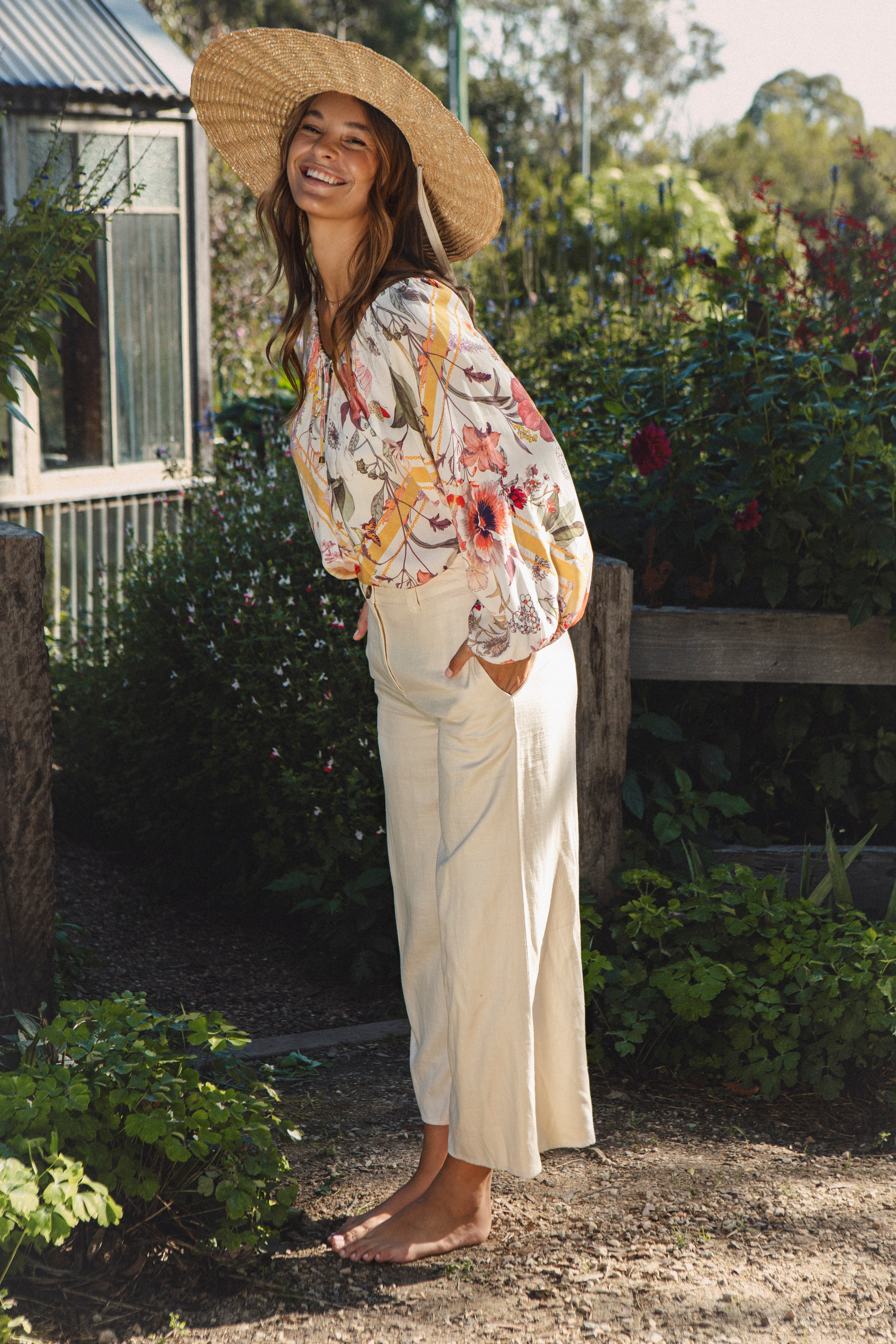 Je Taime Pants Pearl - side view showcasing pockets