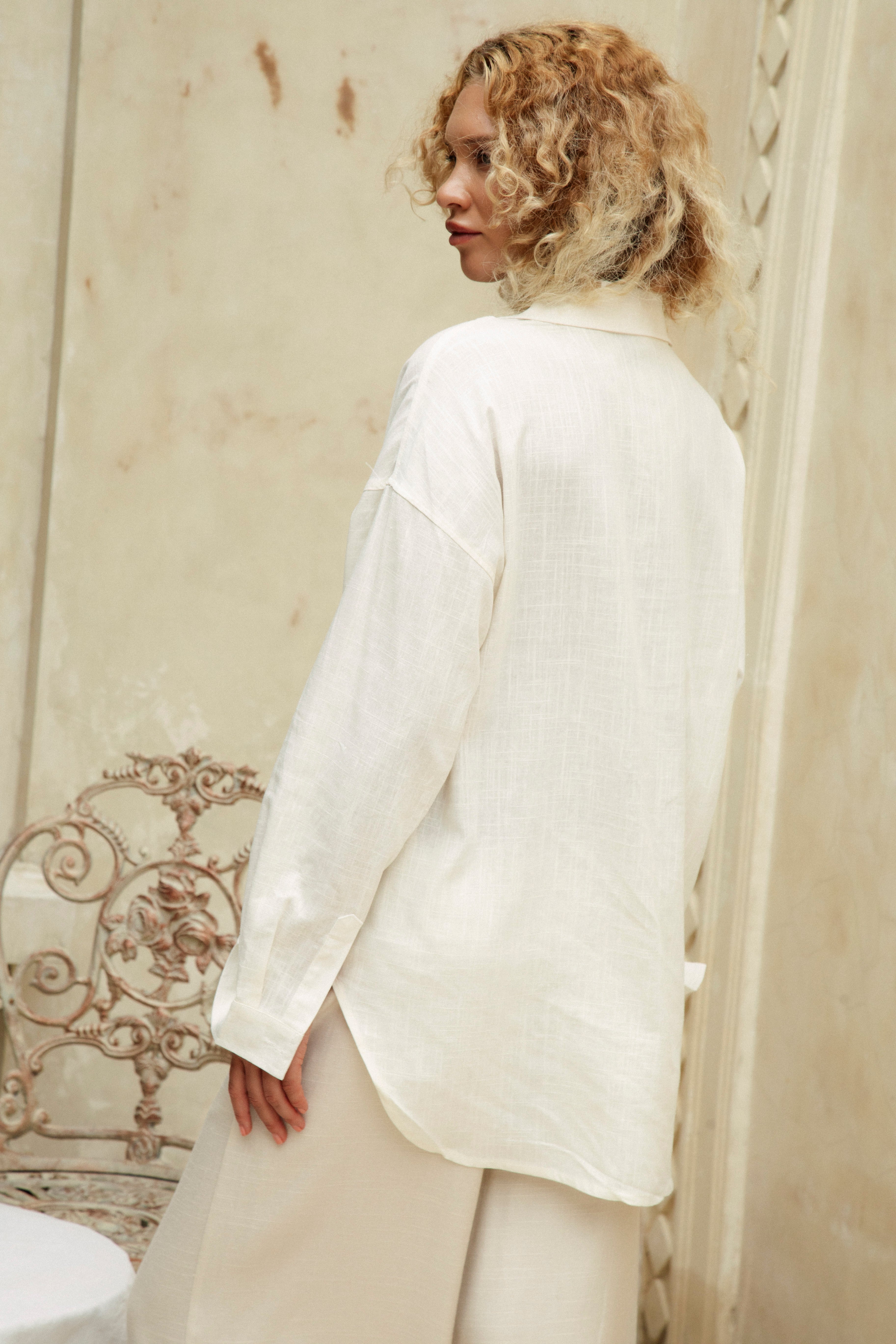 Monte Linen Shirt. Rear View.