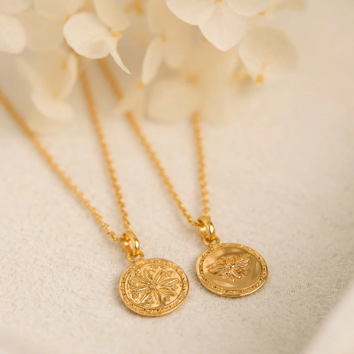 Shining Bee Gold Necklace