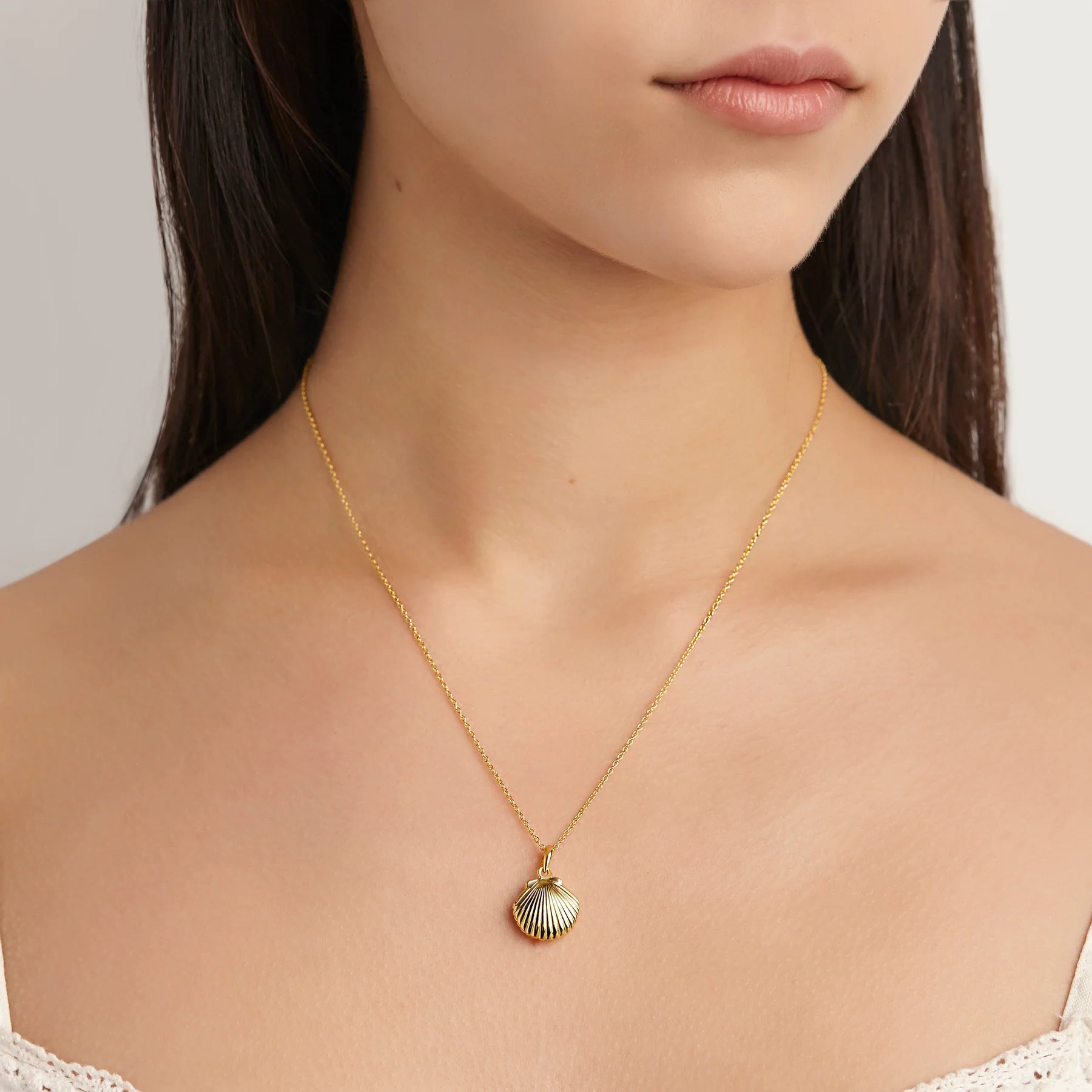Midsummer Star Seashell Locket Gold