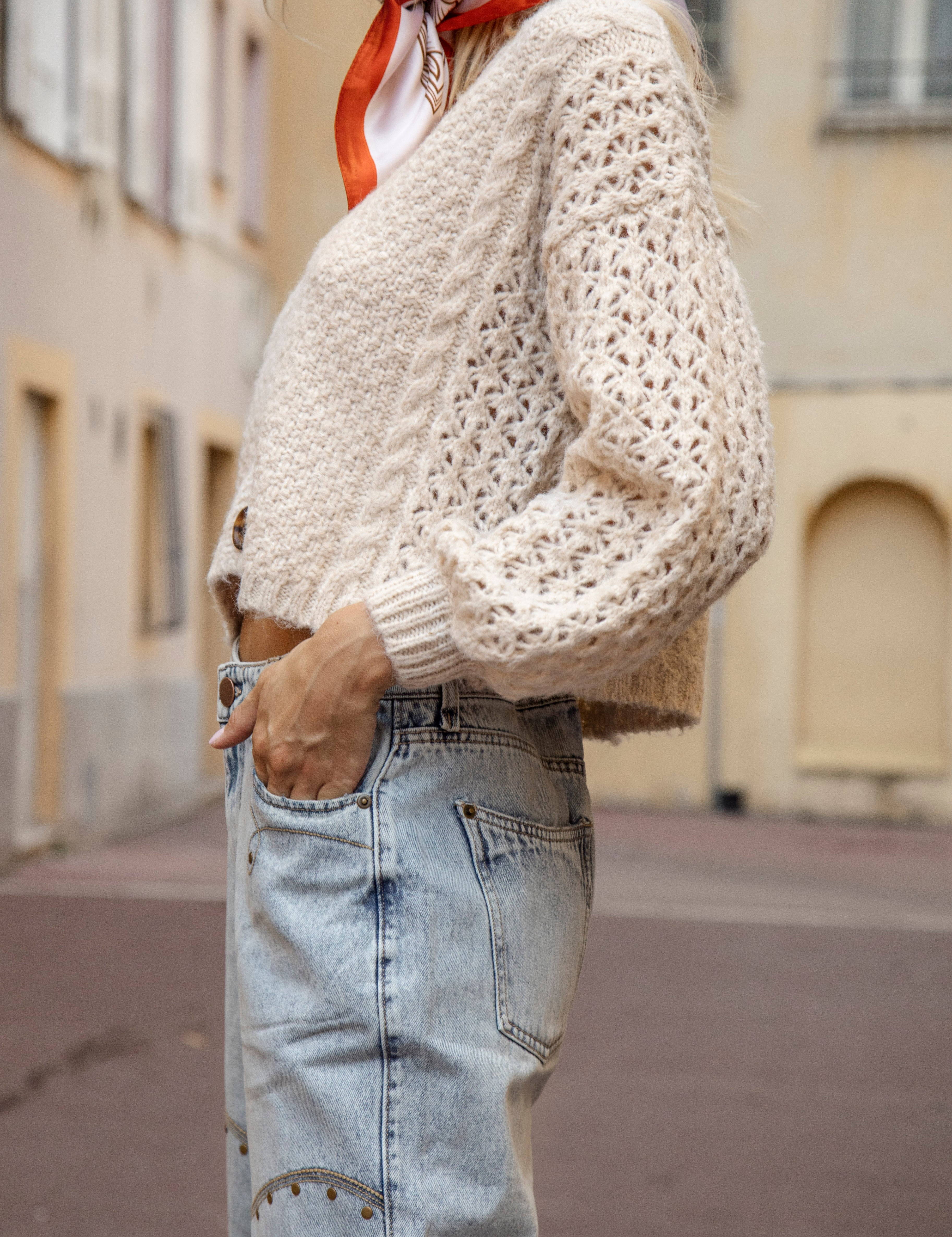 Odette Cardigan- chunky knit cardigan in cream colourway featuring cropped style
