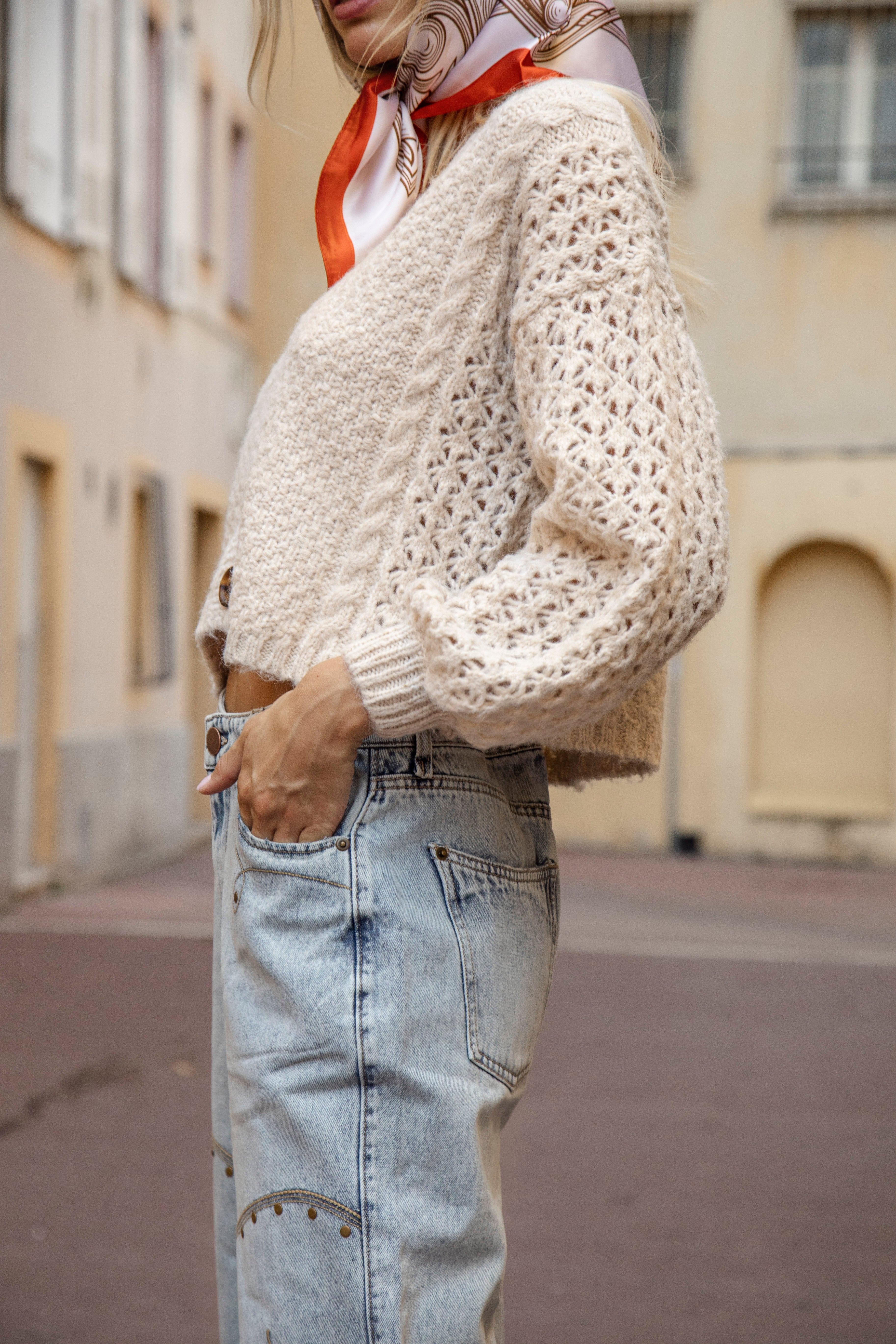 Odette Cardigan- chunky knit cardigan in cream colourway featuring cropped style