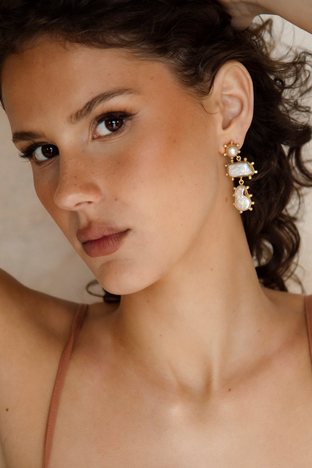 Pippa Freshwater Pearl Earring - stunning drop earrings featuring freshwater pearl in gold setting