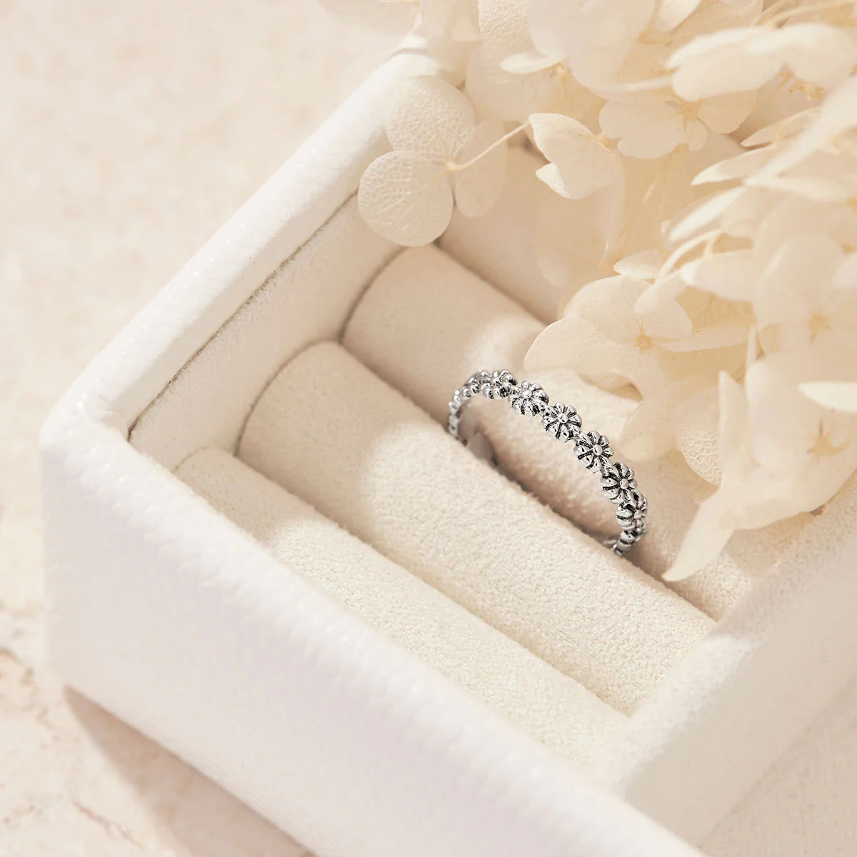 R016 - Dainty Wildflower Ring