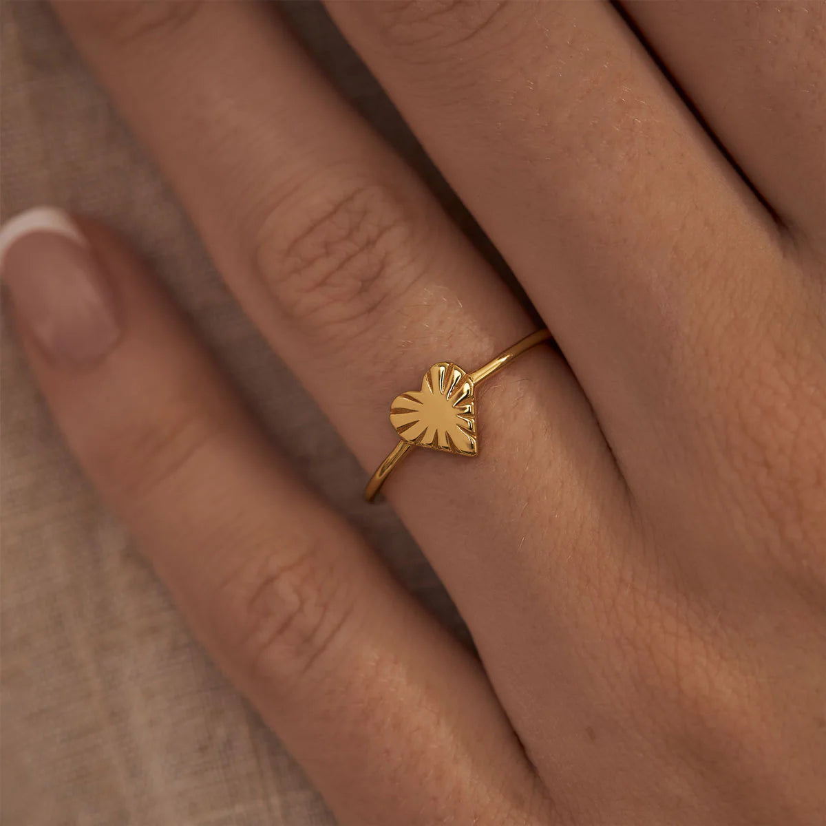 Midsummer Star Sweetheart Ring Gold 