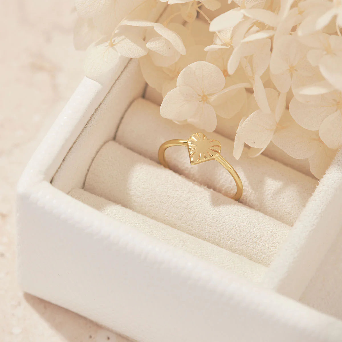 Midsummer Star Sweetheart Ring Gold 