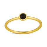Delicate Onyx Ring Gold