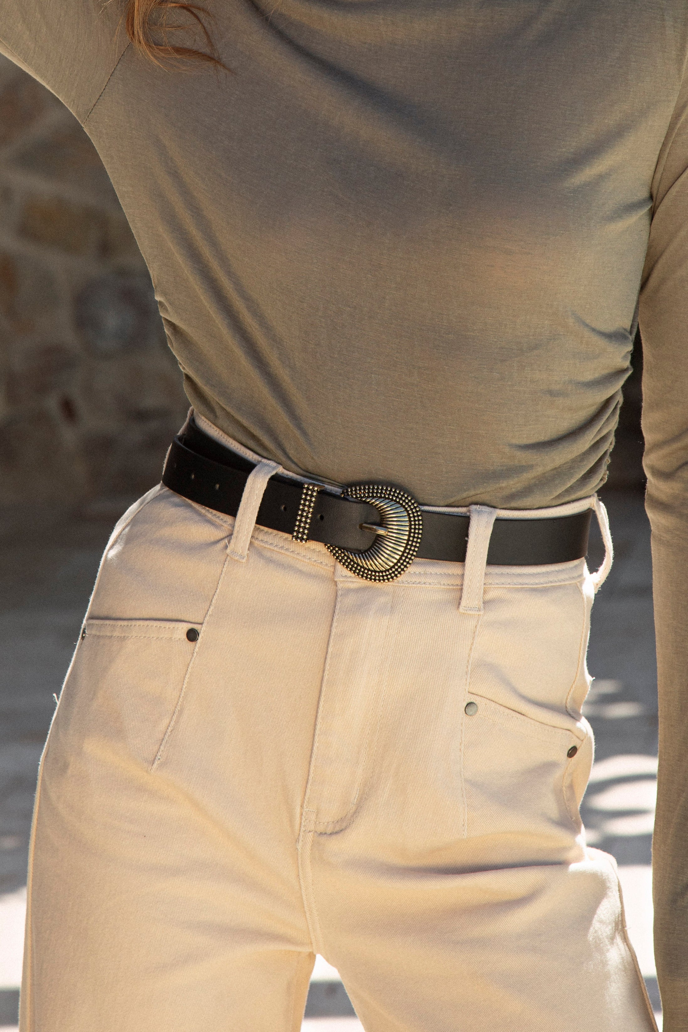 Rodeo Belt Noir - black belt with bronze buckle in Western style