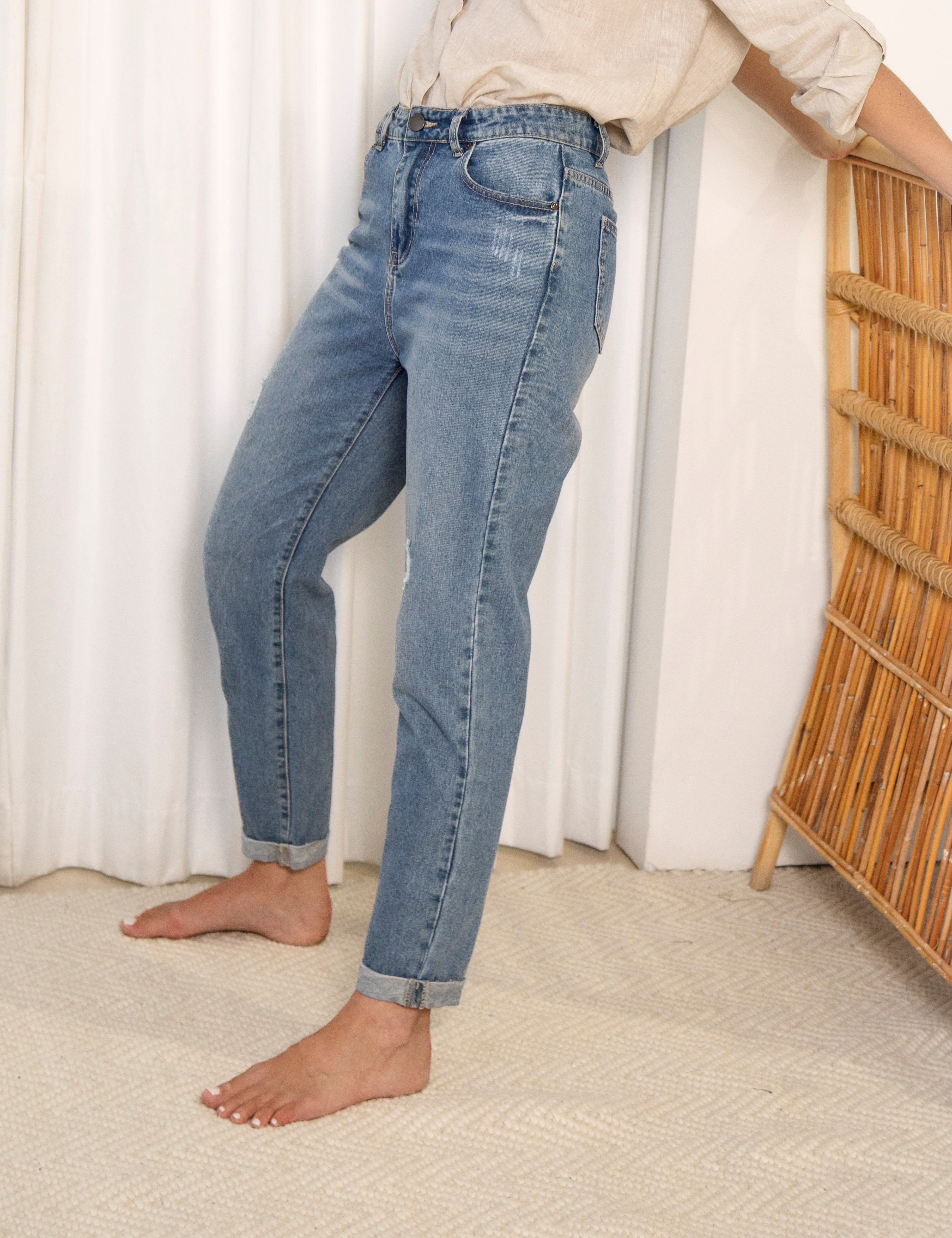 Rose Boyfriend Jean with straight leg fit
