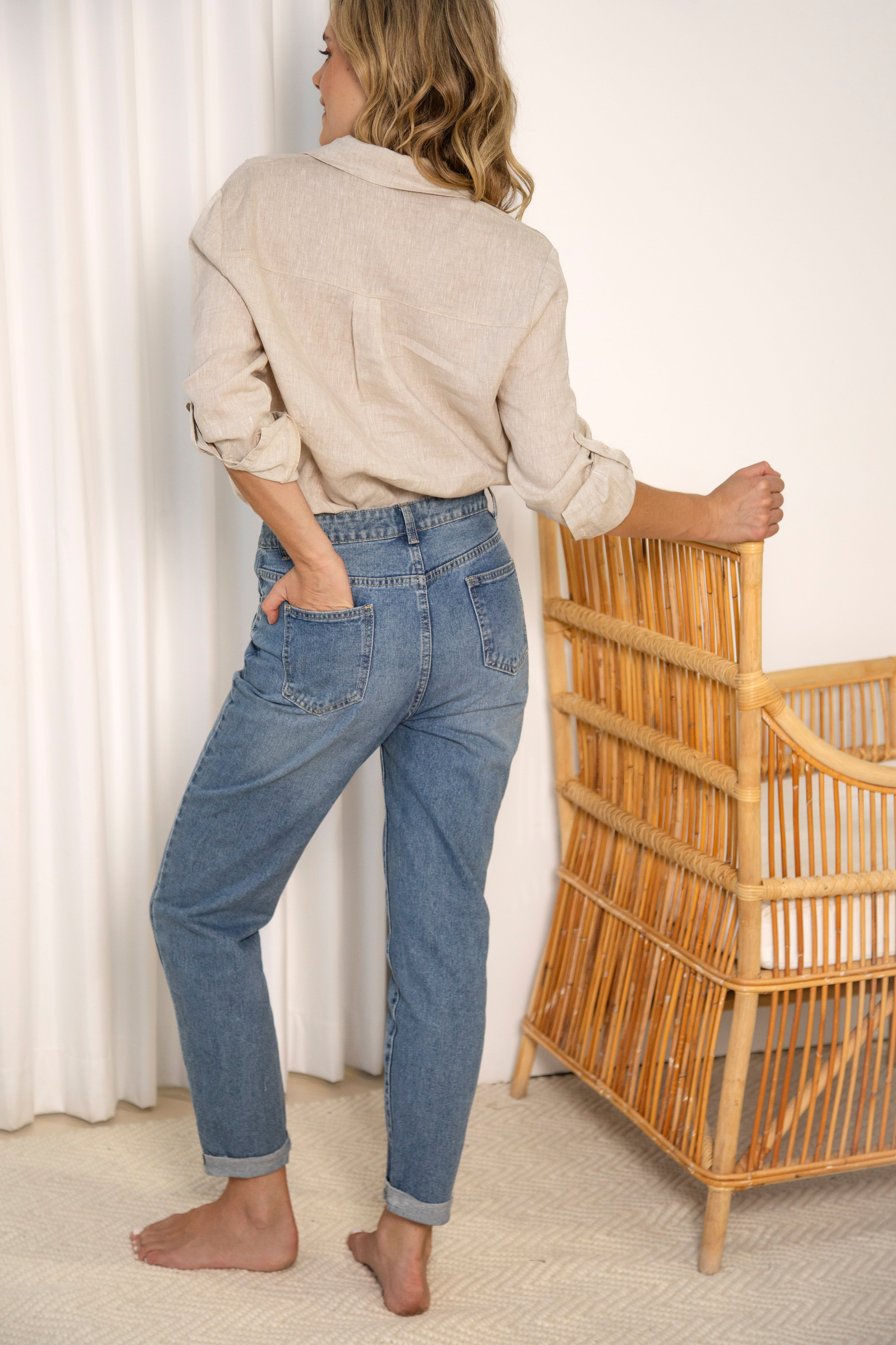 Rose Boyfriend Jean showcasing pockets at rear