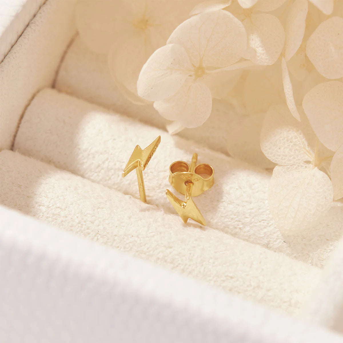 Midsummer Star Zap Studs Gold
