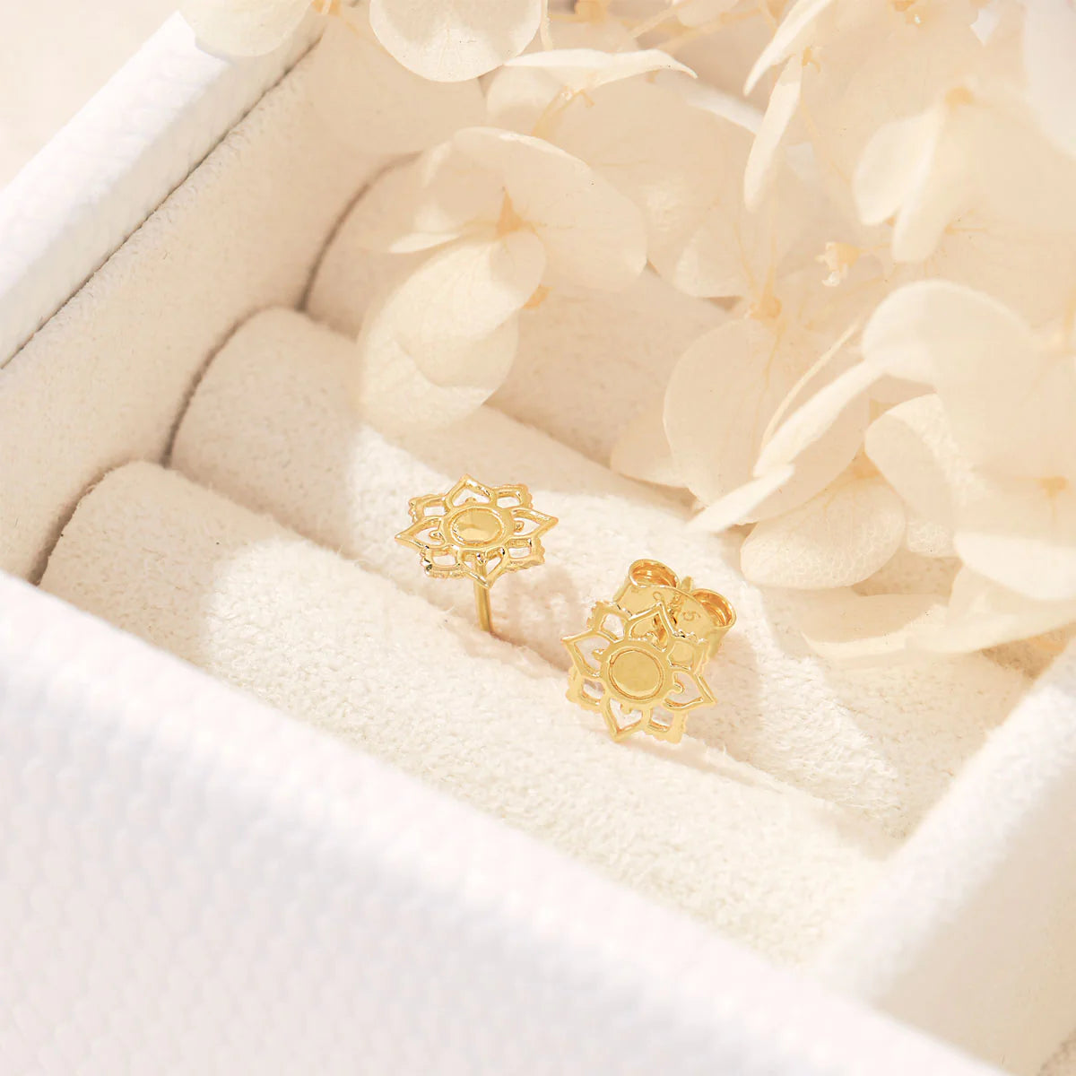 Midsummer Star Mandala Flower Studs Gold