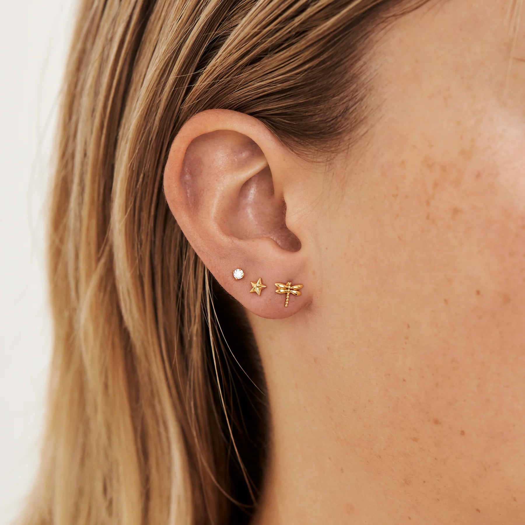 S661G - Tiny Dragonfly Studs Gold