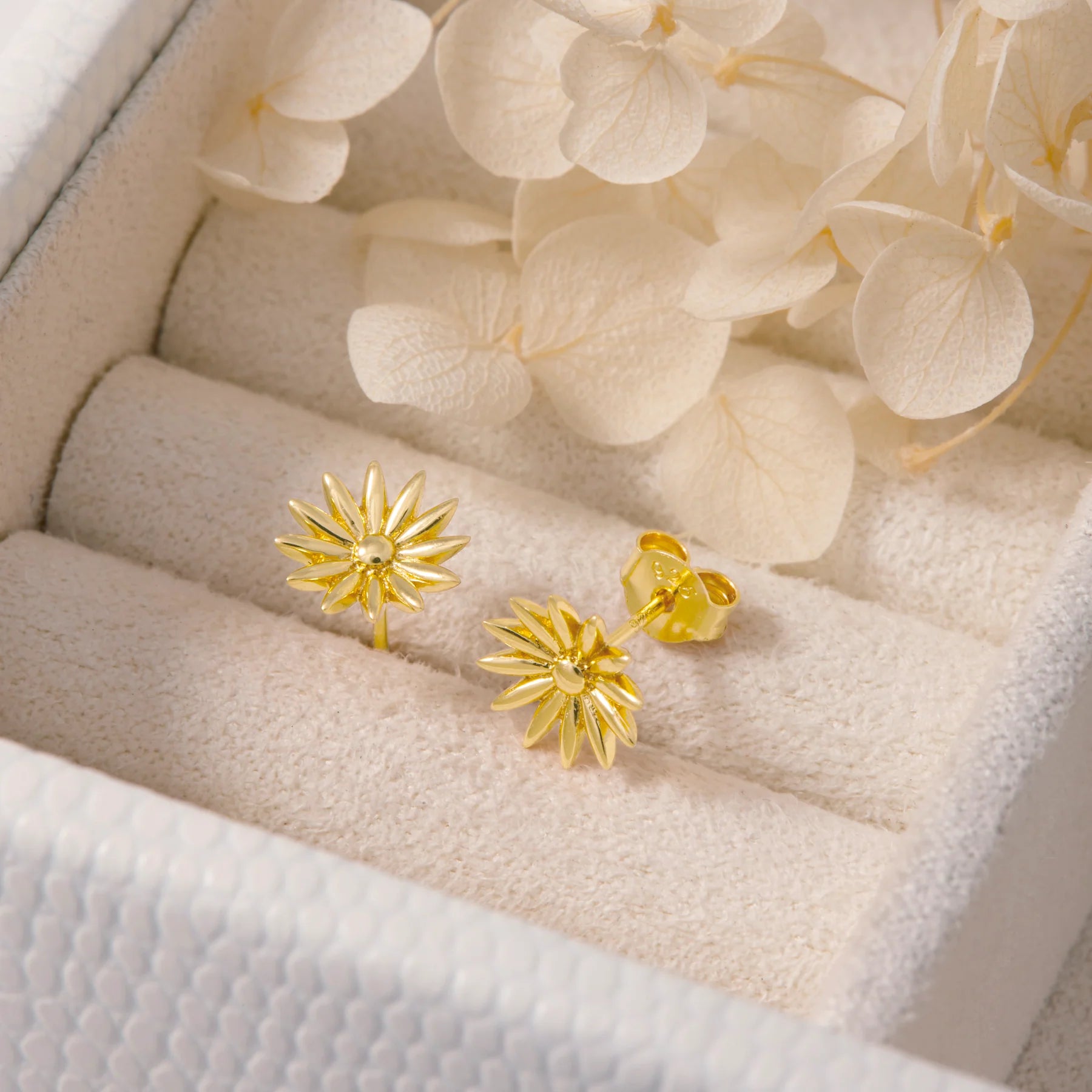 S678G Spring Floral Gold Studs
