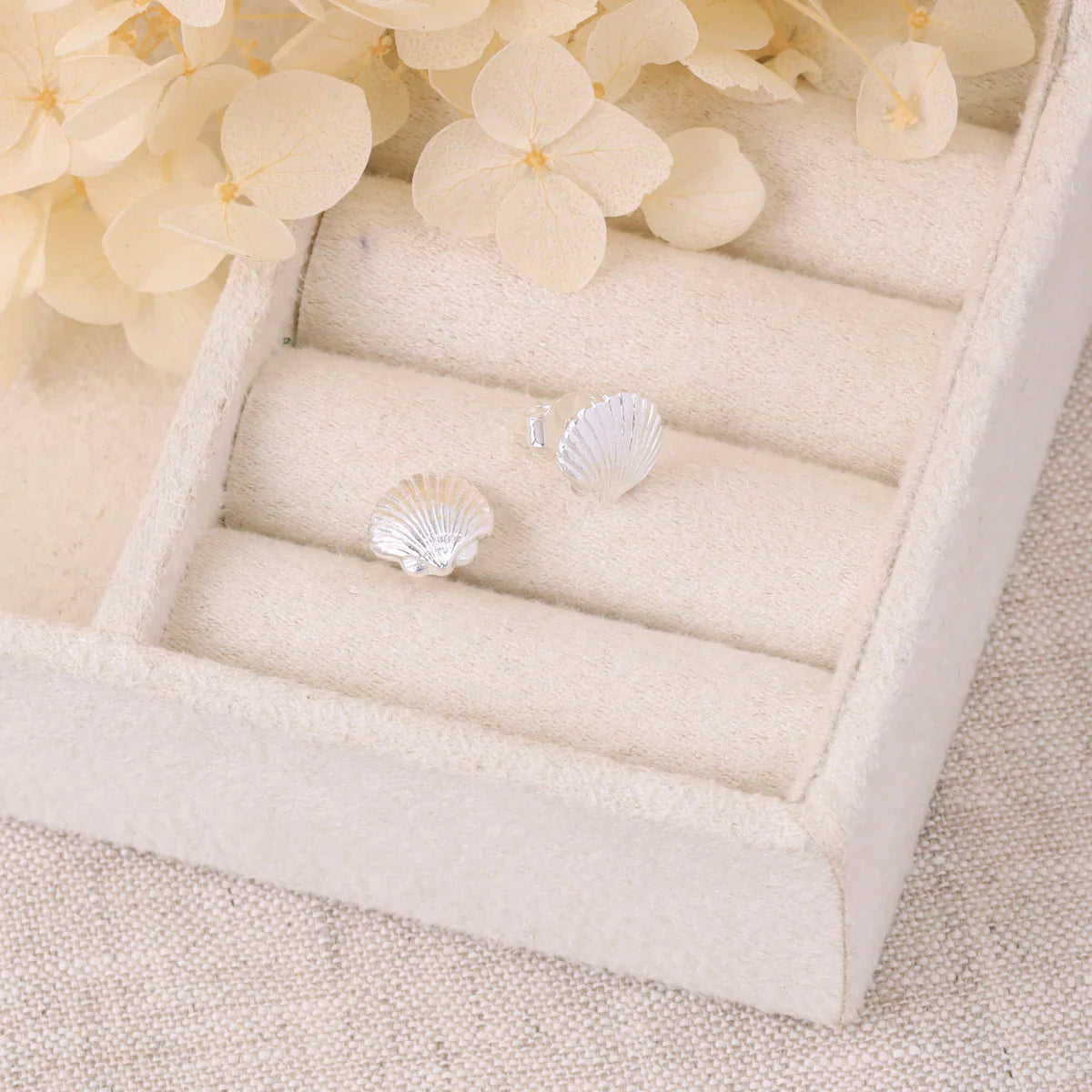 Sandshell Studs