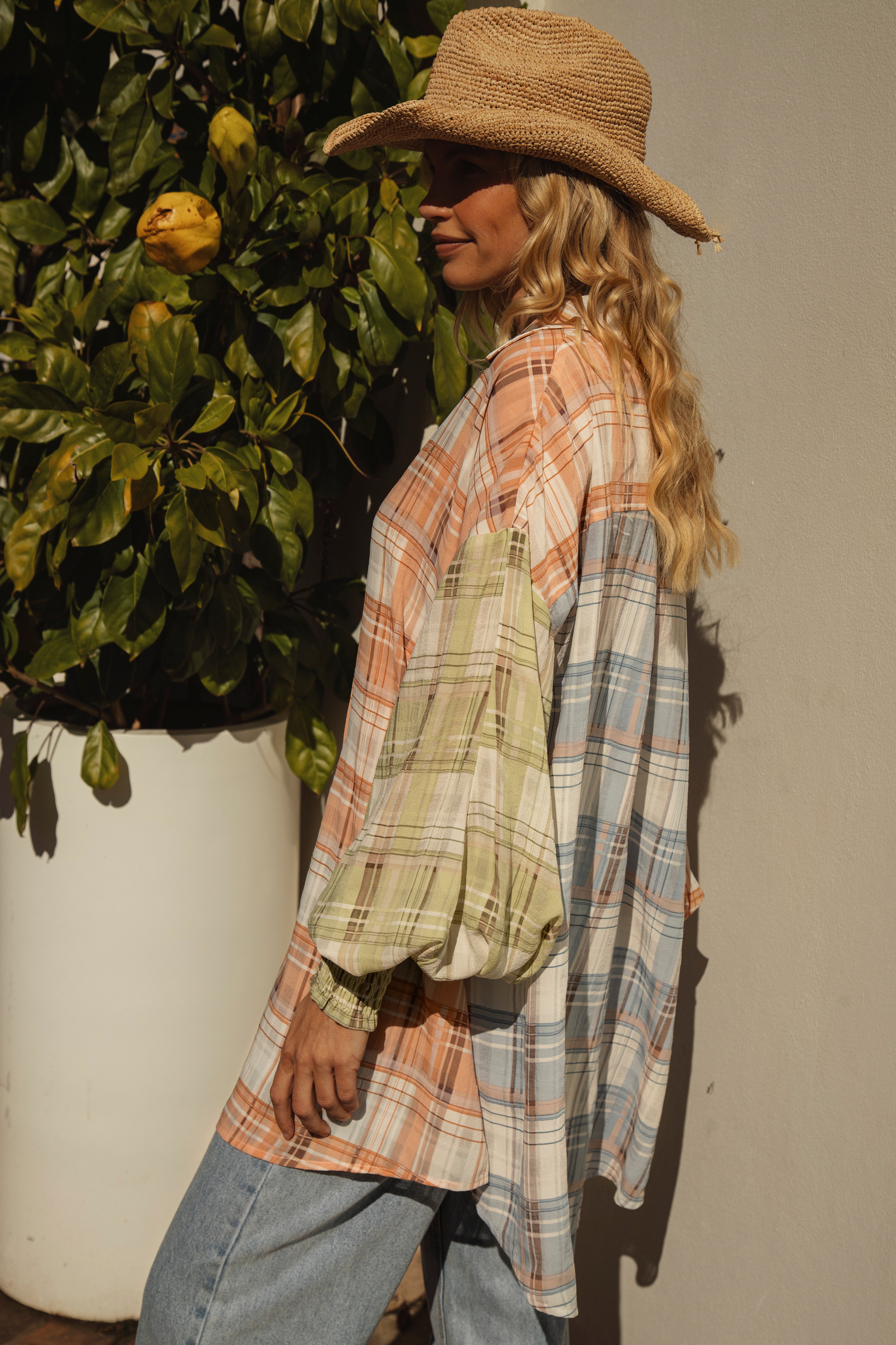 Stevie Shirt Horizon - Side View showcasing checkered pattern in contrasting colourways