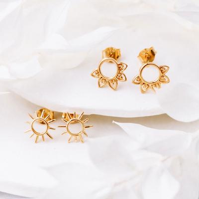 S275G - Gold Rising Sun Studs