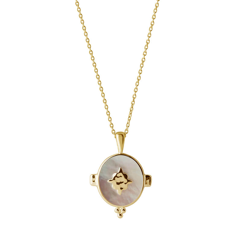Oval Necklace with Mother of Pearl in 18kt yellow Gold