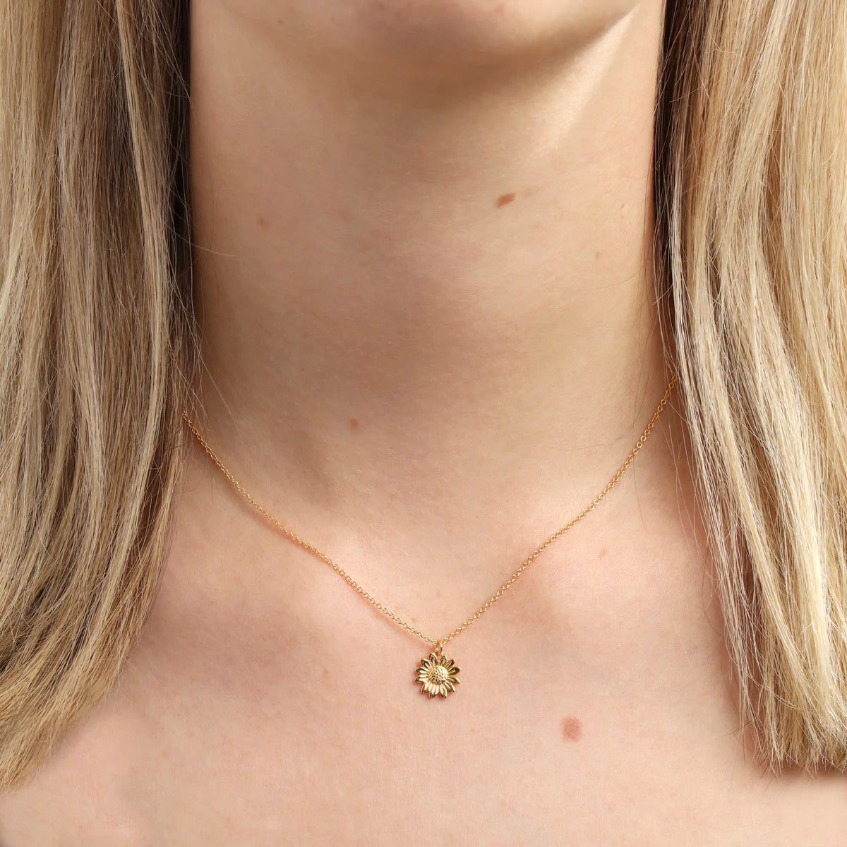Midsummer Star Blossoming Sunflower Choker Gold
