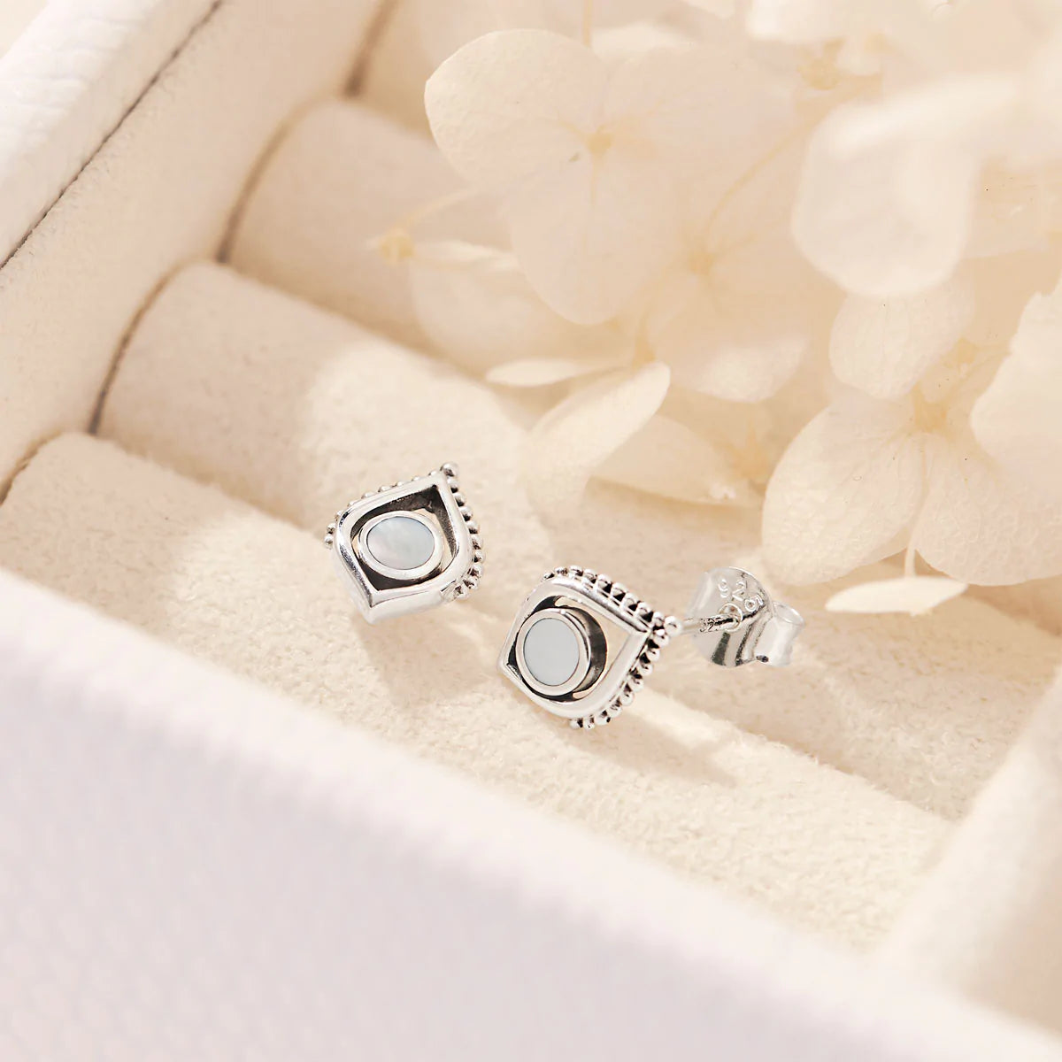 S311MP - Tanta Shell Studs