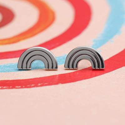 S557 - Chasing Rainbows Studs