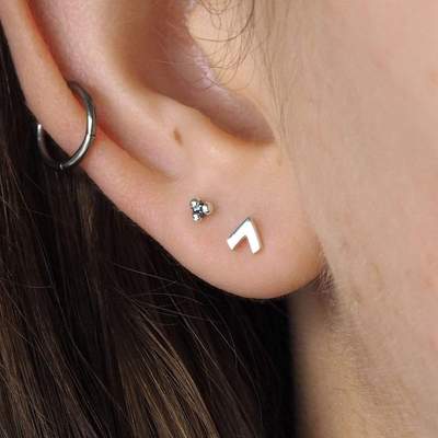 S236 - Tri Ball Studs